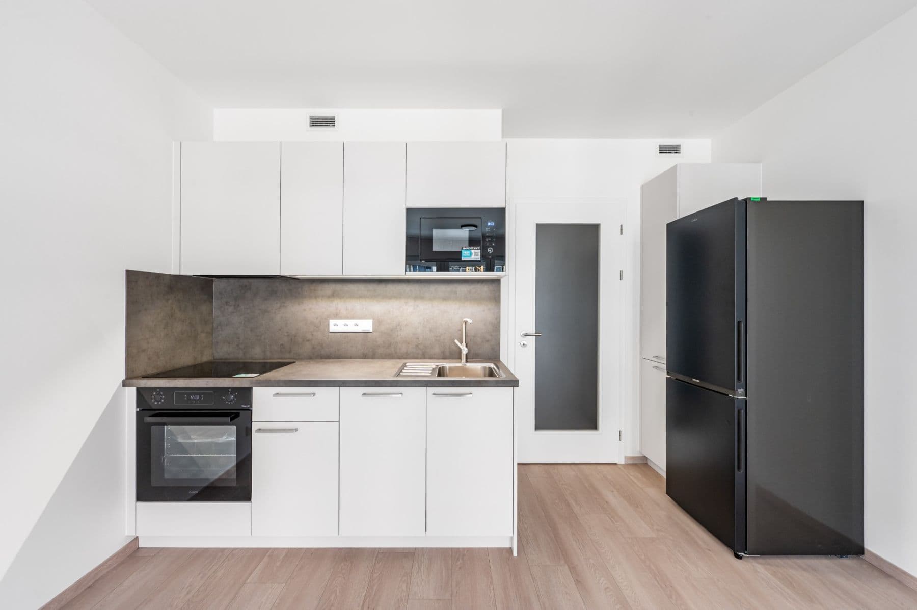 Prenájom bytu 1-izbový 33 m², Poděbradská, Praha, Praha Prenájom bytu 1-izbový 33 m², Poděbradská, Praha, Praha
