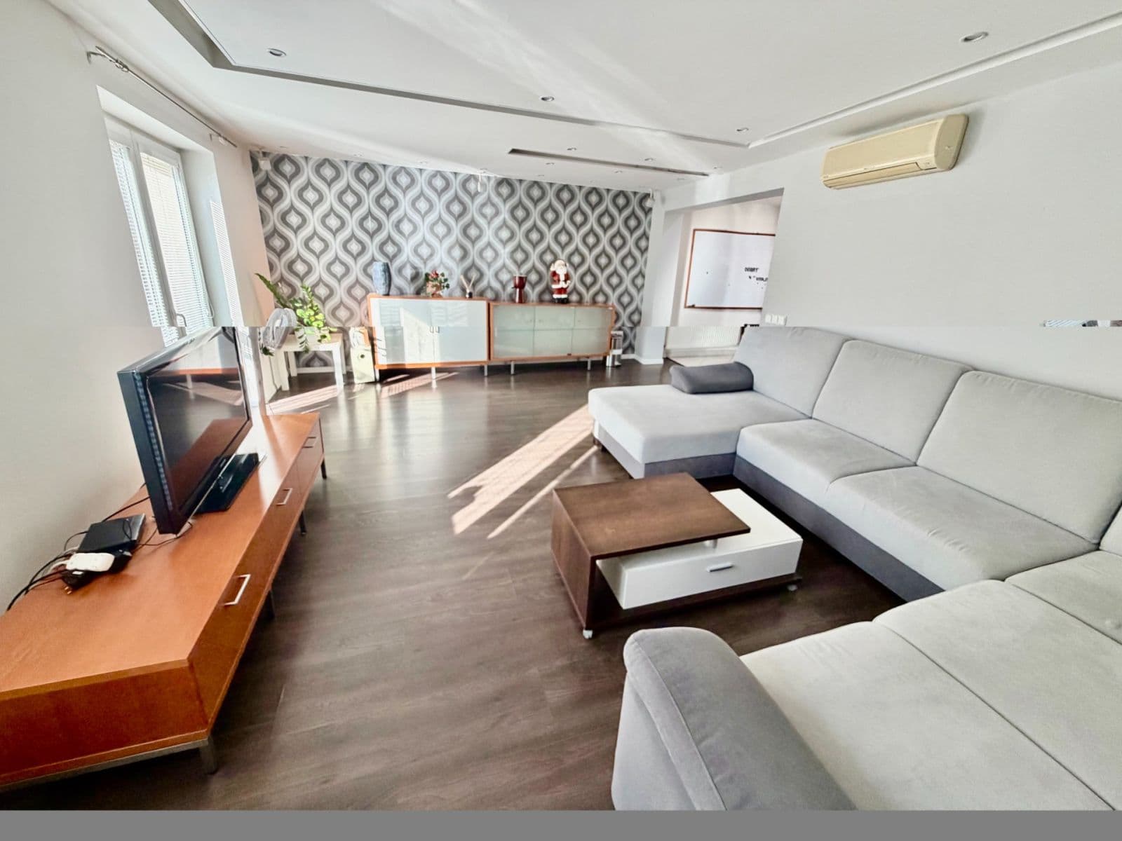 Prenájom bytu 4-izbový 104 m², Kvetná, Ružinov, Bratislavský kraj Prenájom bytu 4-izbový 104 m², Kvetná, Ružinov, Bratislavský kraj