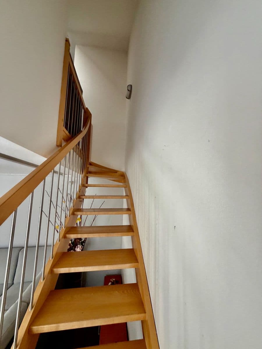 Prenájom bytu 4-izbový 104 m², Kvetná, Ružinov, Bratislavský kraj Prenájom bytu 4-izbový 104 m², Kvetná, Ružinov, Bratislavský kraj