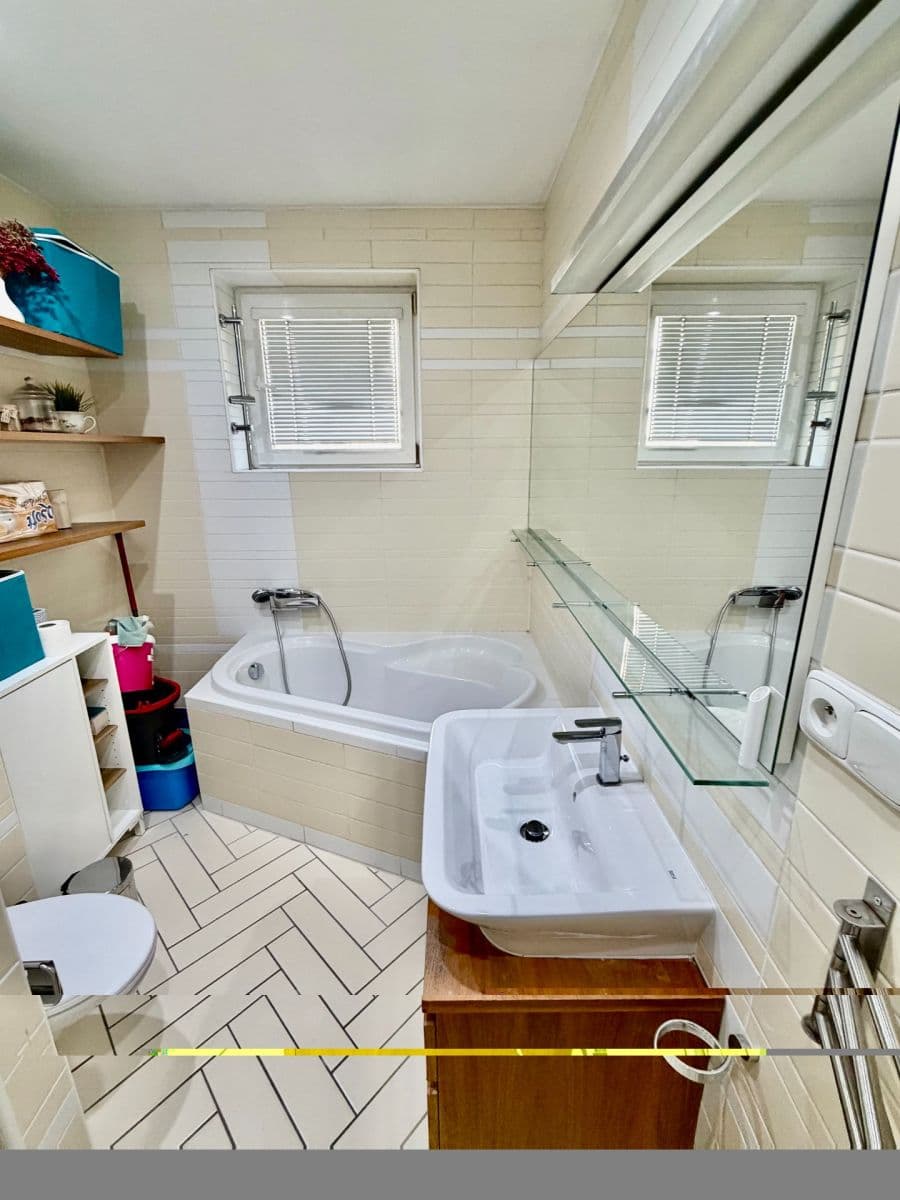 Prenájom bytu 4-izbový 104 m², Kvetná, Ružinov, Bratislavský kraj Prenájom bytu 4-izbový 104 m², Kvetná, Ružinov, Bratislavský kraj