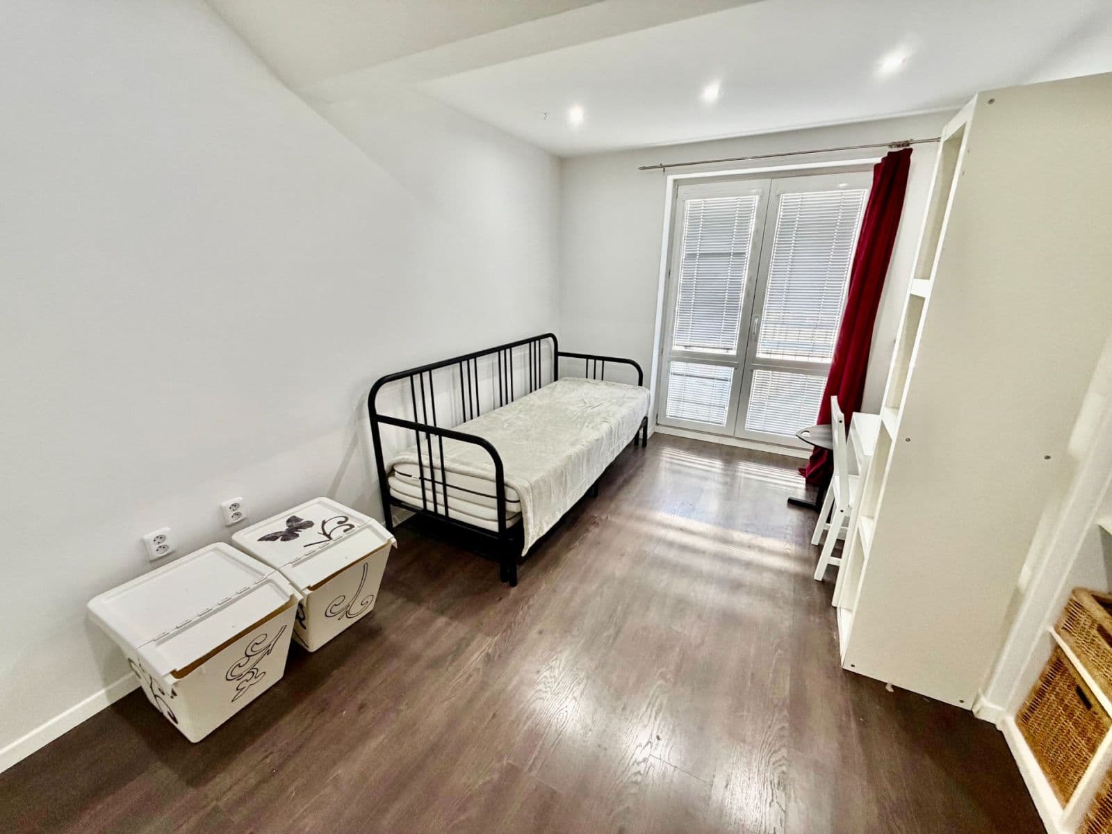 Prenájom bytu 4-izbový 104 m², Kvetná, Ružinov, Bratislavský kraj Prenájom bytu 4-izbový 104 m², Kvetná, Ružinov, Bratislavský kraj