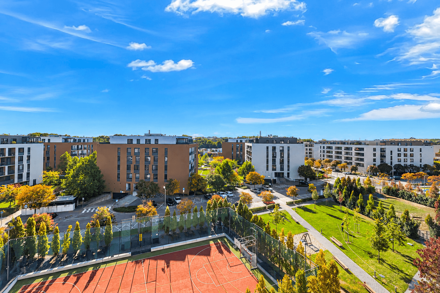 Predaj bytu 4-izbový 107 m², Fialová, Petržalka, Bratislavský kraj Predaj bytu 4-izbový 107 m², Fialová, Petržalka, Bratislavský kraj