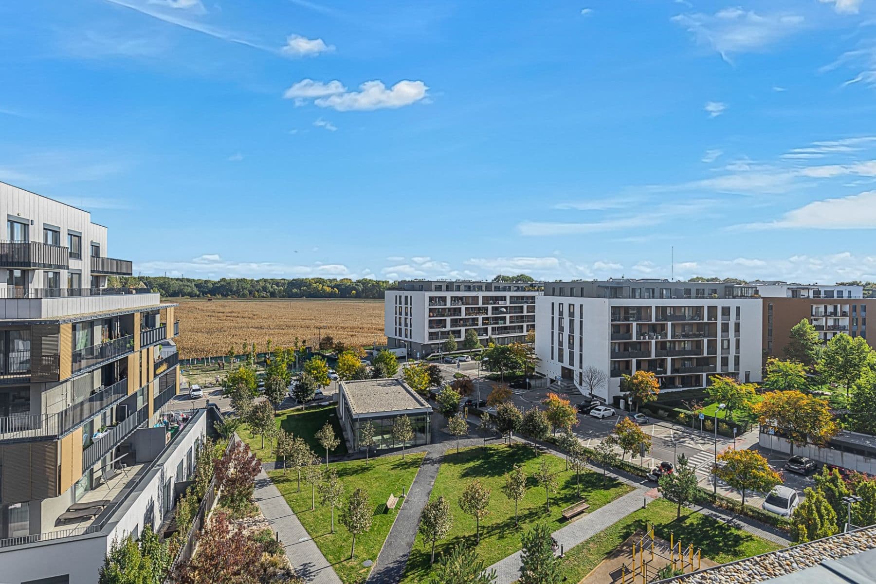 Predaj bytu 4-izbový 107 m², Fialová, Petržalka, Bratislavský kraj Predaj bytu 4-izbový 107 m², Fialová, Petržalka, Bratislavský kraj