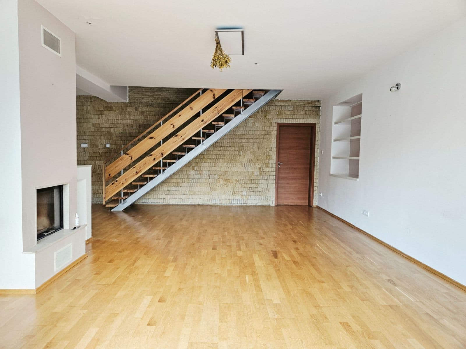 Prenájom bytu 5-izbový 193 m², Adélčina, Praha, Praha Prenájom bytu 5-izbový 193 m², Adélčina, Praha, Praha