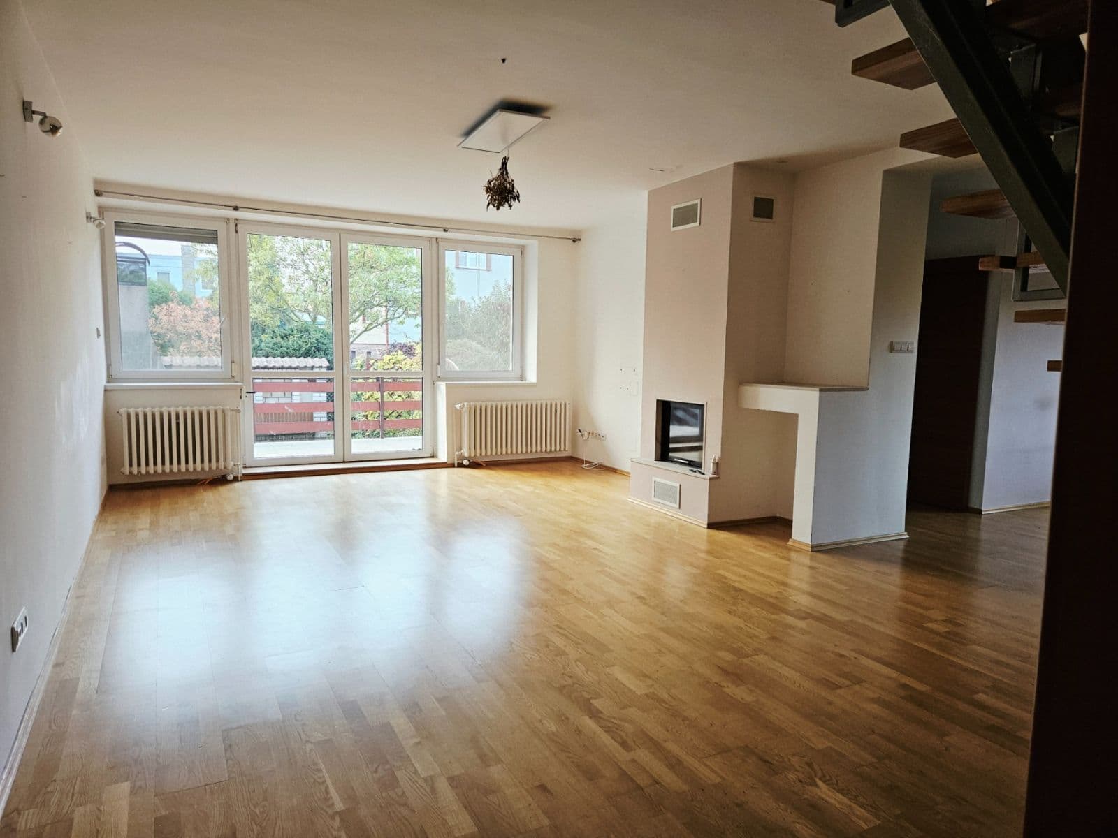 Prenájom bytu 5-izbový 193 m², Adélčina, Praha, Praha Prenájom bytu 5-izbový 193 m², Adélčina, Praha, Praha
