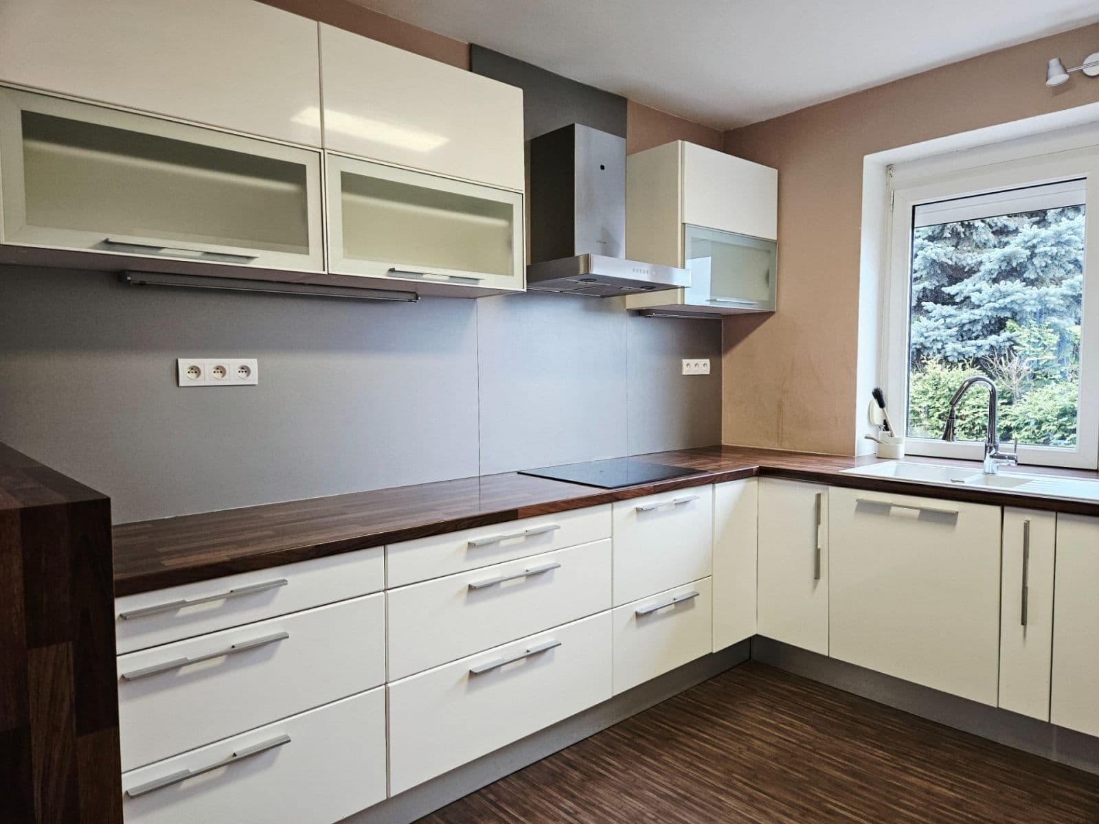 Prenájom bytu 5-izbový 193 m², Adélčina, Praha, Praha Prenájom bytu 5-izbový 193 m², Adélčina, Praha, Praha