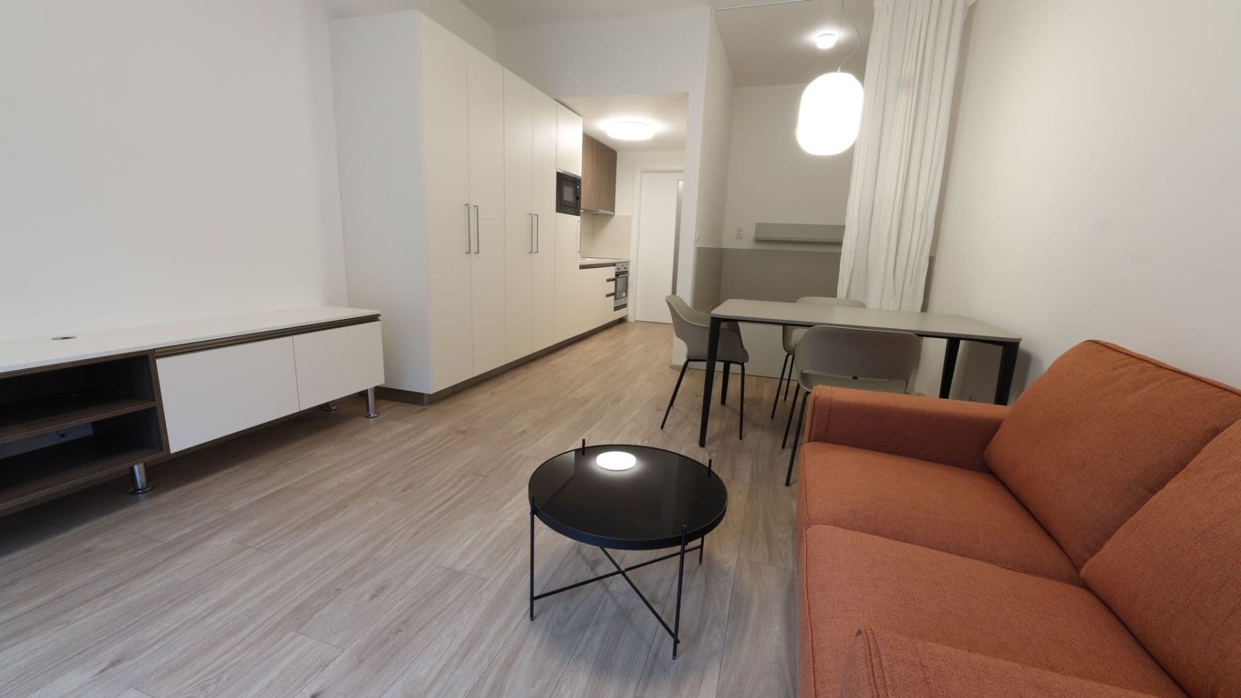 Prenájom bytu 1-izbový 38 m², Hartigova, Praha, Praha Prenájom bytu 1-izbový 38 m², Hartigova, Praha, Praha