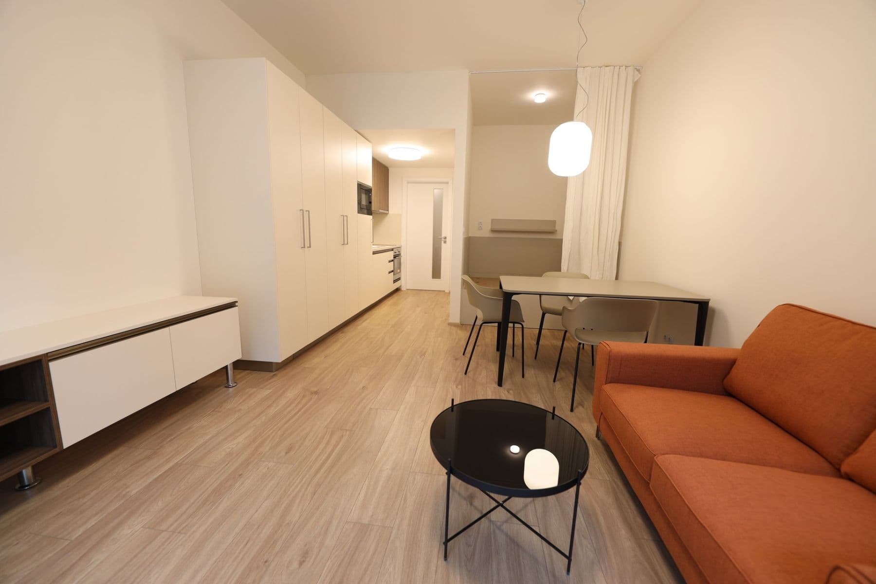 Prenájom bytu 1-izbový 38 m², Hartigova, Praha, Praha Prenájom bytu 1-izbový 38 m², Hartigova, Praha, Praha