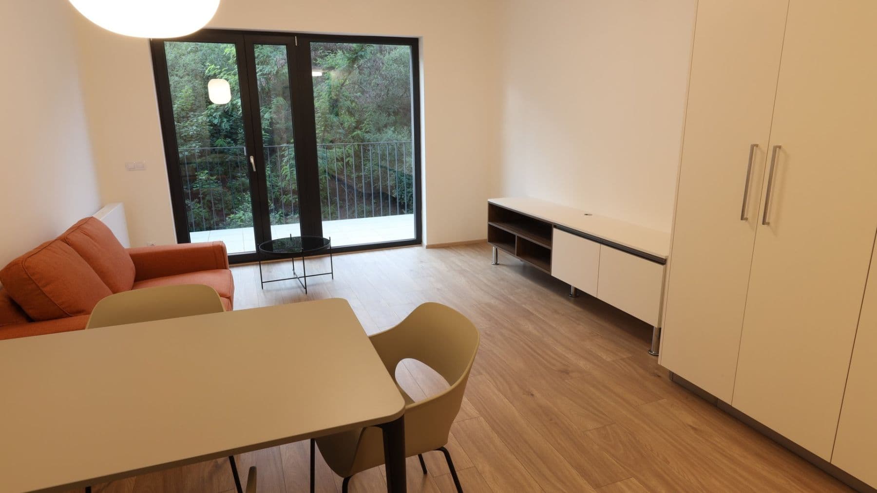 Prenájom bytu 1-izbový 38 m², Hartigova, Praha, Praha Prenájom bytu 1-izbový 38 m², Hartigova, Praha, Praha