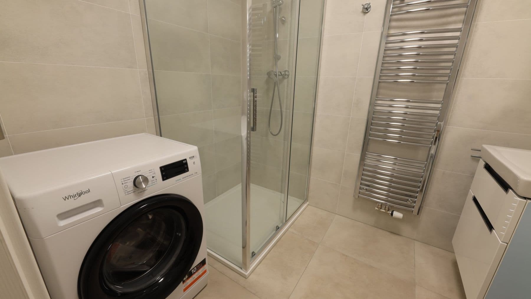Prenájom bytu 1-izbový 38 m², Hartigova, Praha, Praha Prenájom bytu 1-izbový 38 m², Hartigova, Praha, Praha