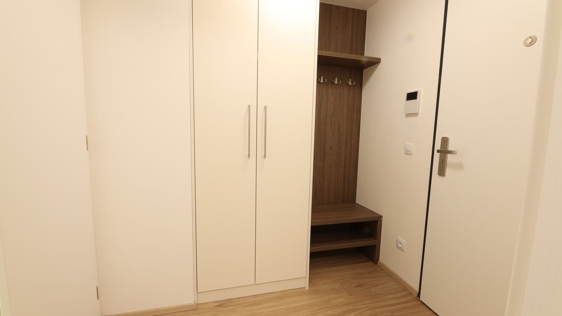 Prenájom bytu 1-izbový 38 m², Hartigova, Praha, Praha Prenájom bytu 1-izbový 38 m², Hartigova, Praha, Praha