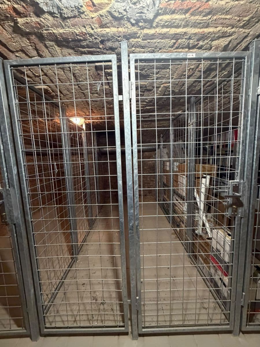 Prenájom nebytového priestoru 3 m², Dejvická, Praha, Praha Prenájom nebytového priestoru 3 m², Dejvická, Praha, Praha