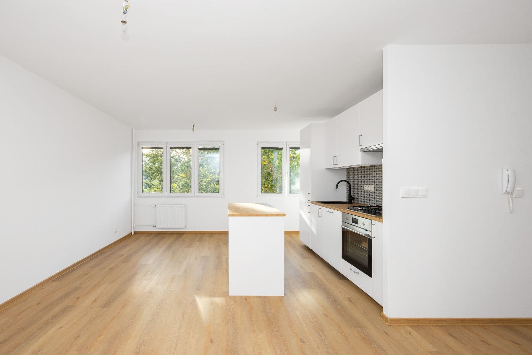 Predaj bytu 3-izbový 62 m², Ohrazenická, Pardubice, Pardubický kraj Predaj bytu 3-izbový 62 m², Ohrazenická, Pardubice, Pardubický kraj