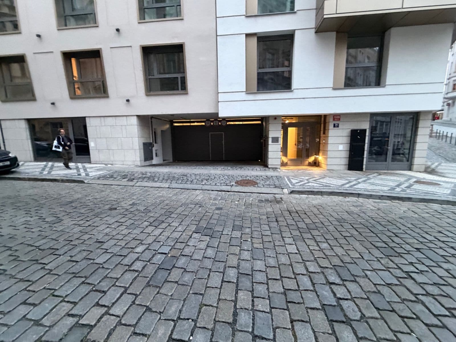 Prenájom garáže 16 m², Krymská, Praha, Praha Prenájom garáže 16 m², Krymská, Praha, Praha