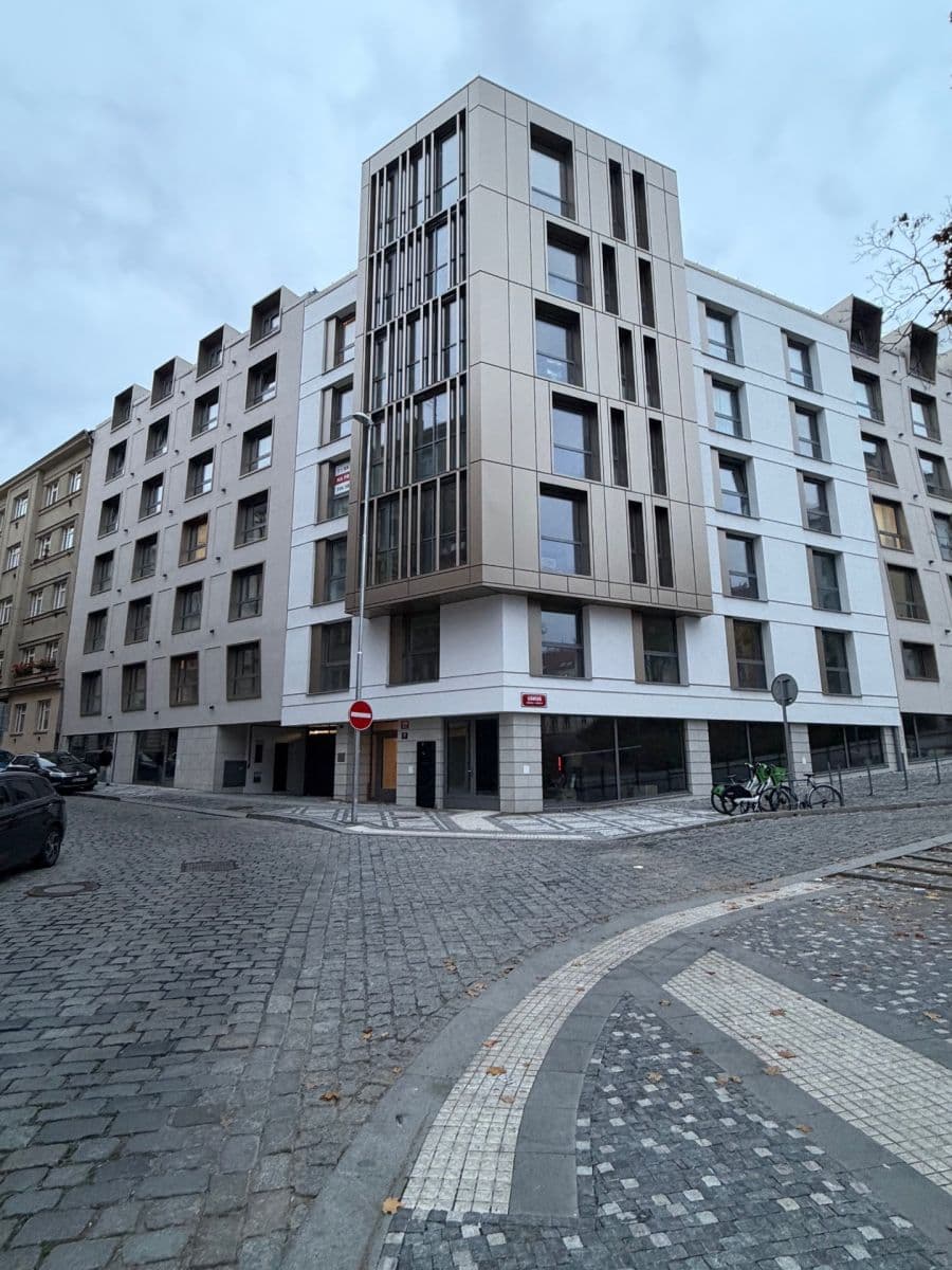 Prenájom garáže 16 m², Krymská, Praha, Praha Prenájom garáže 16 m², Krymská, Praha, Praha