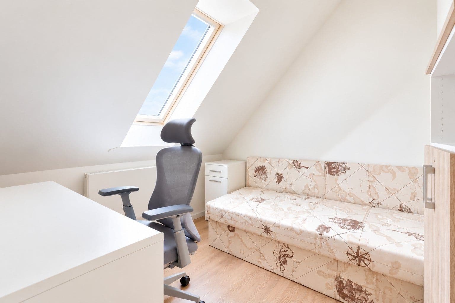 Prenájom bytu 4-izbový 93 m², Urxova, Praha, Praha Prenájom bytu 4-izbový 93 m², Urxova, Praha, Praha