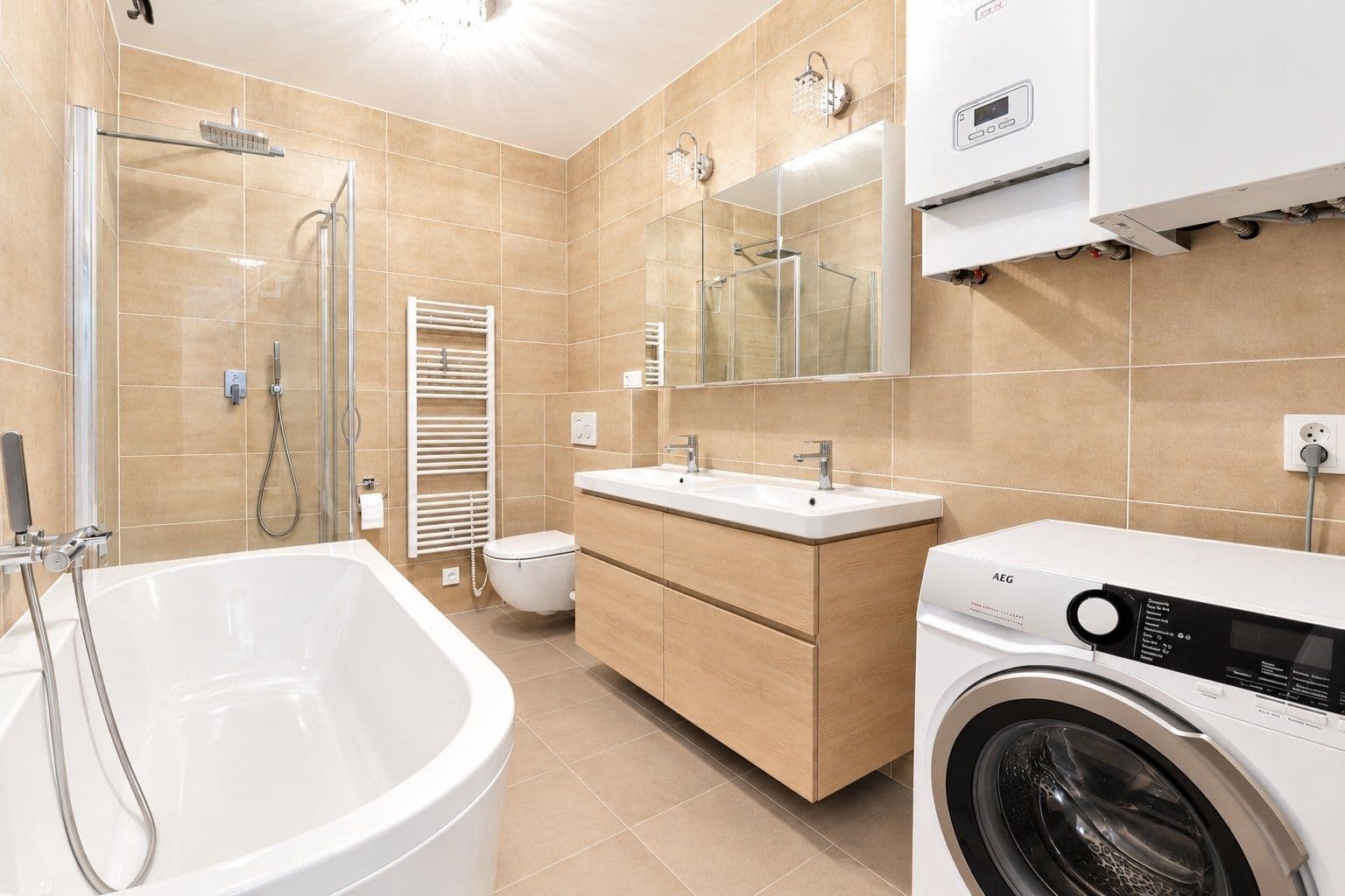 Prenájom bytu 4-izbový 93 m², Urxova, Praha, Praha Prenájom bytu 4-izbový 93 m², Urxova, Praha, Praha