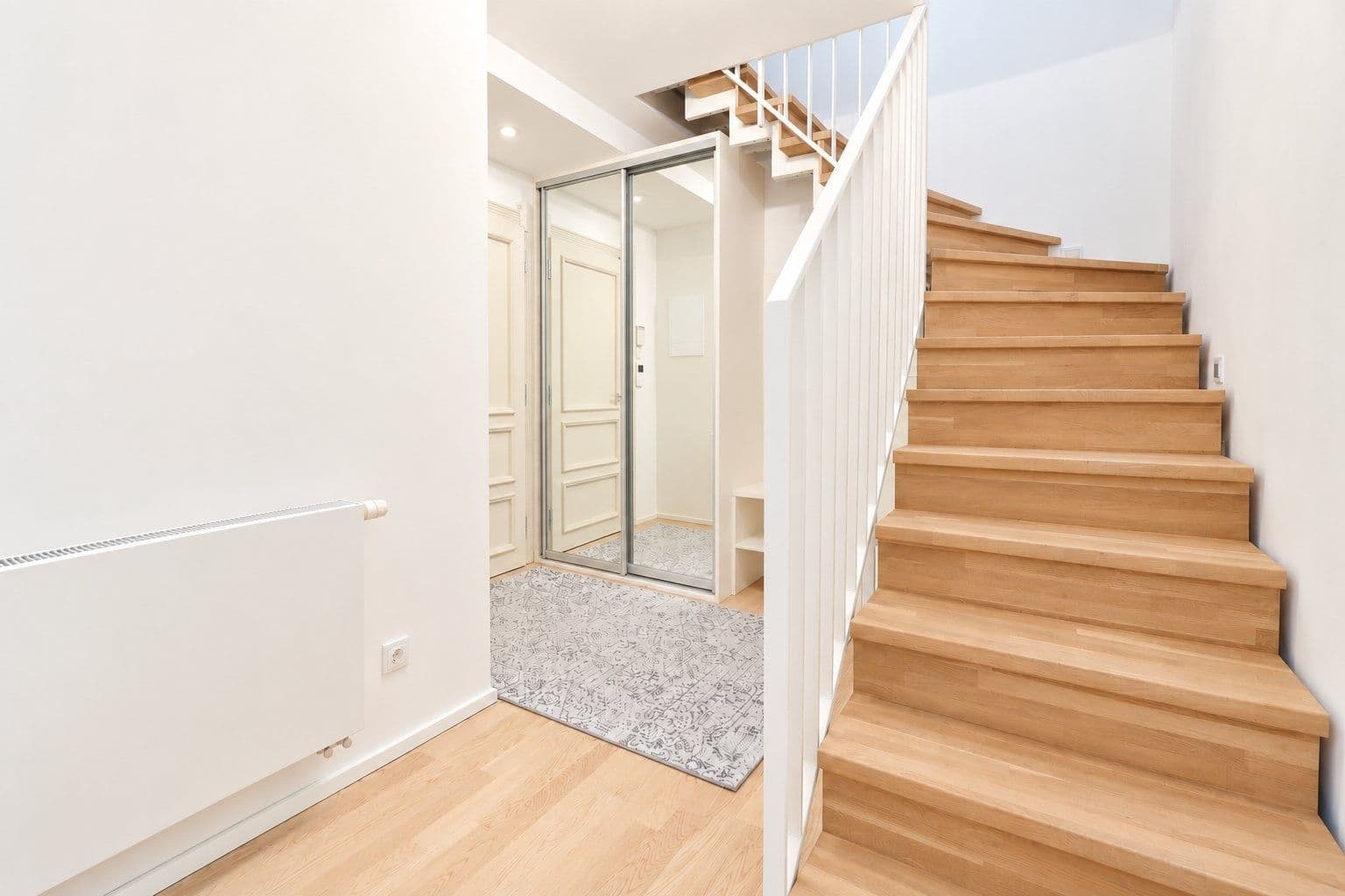 Prenájom bytu 4-izbový 93 m², Urxova, Praha, Praha Prenájom bytu 4-izbový 93 m², Urxova, Praha, Praha