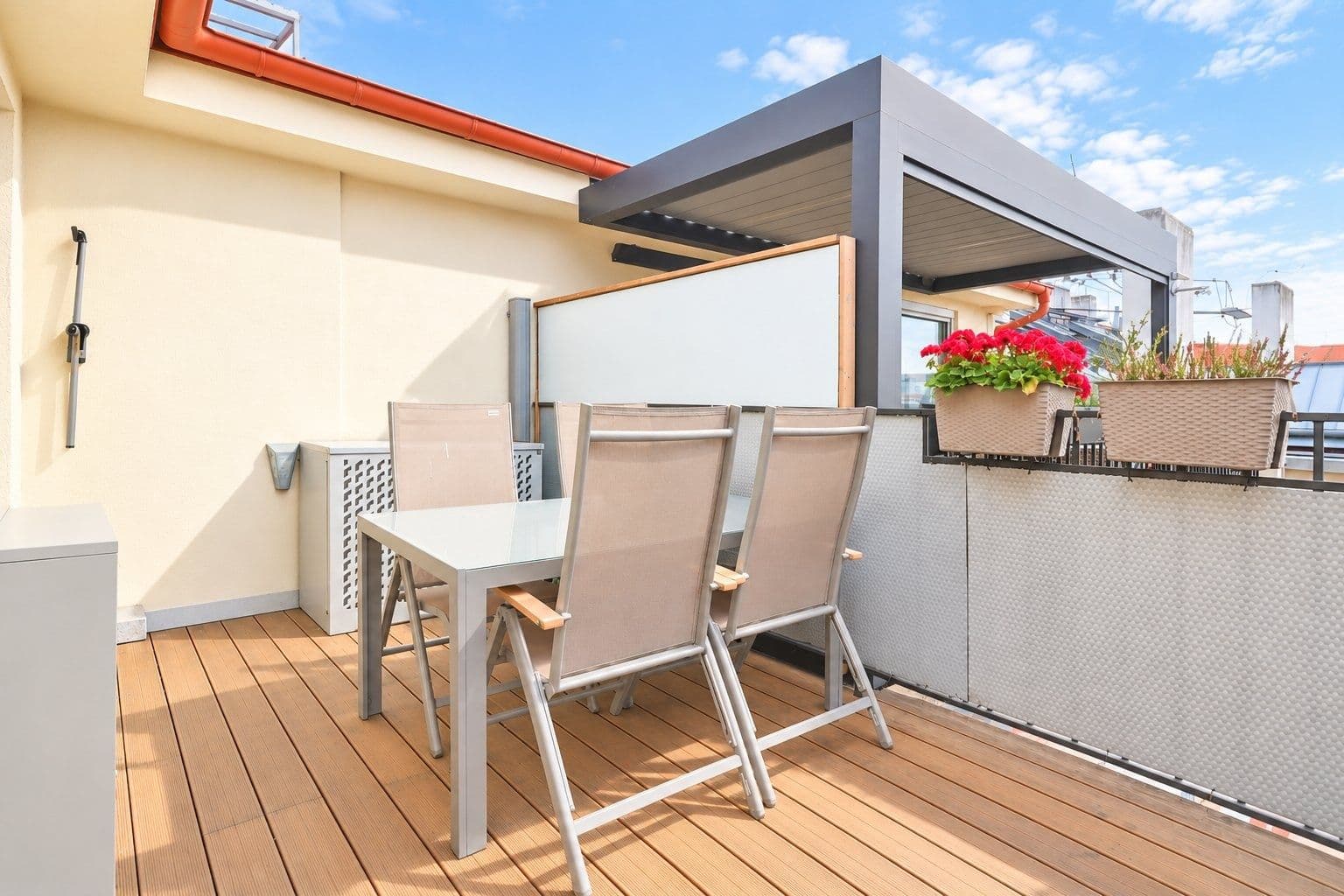 Prenájom bytu 4-izbový 93 m², Urxova, Praha, Praha Prenájom bytu 4-izbový 93 m², Urxova, Praha, Praha