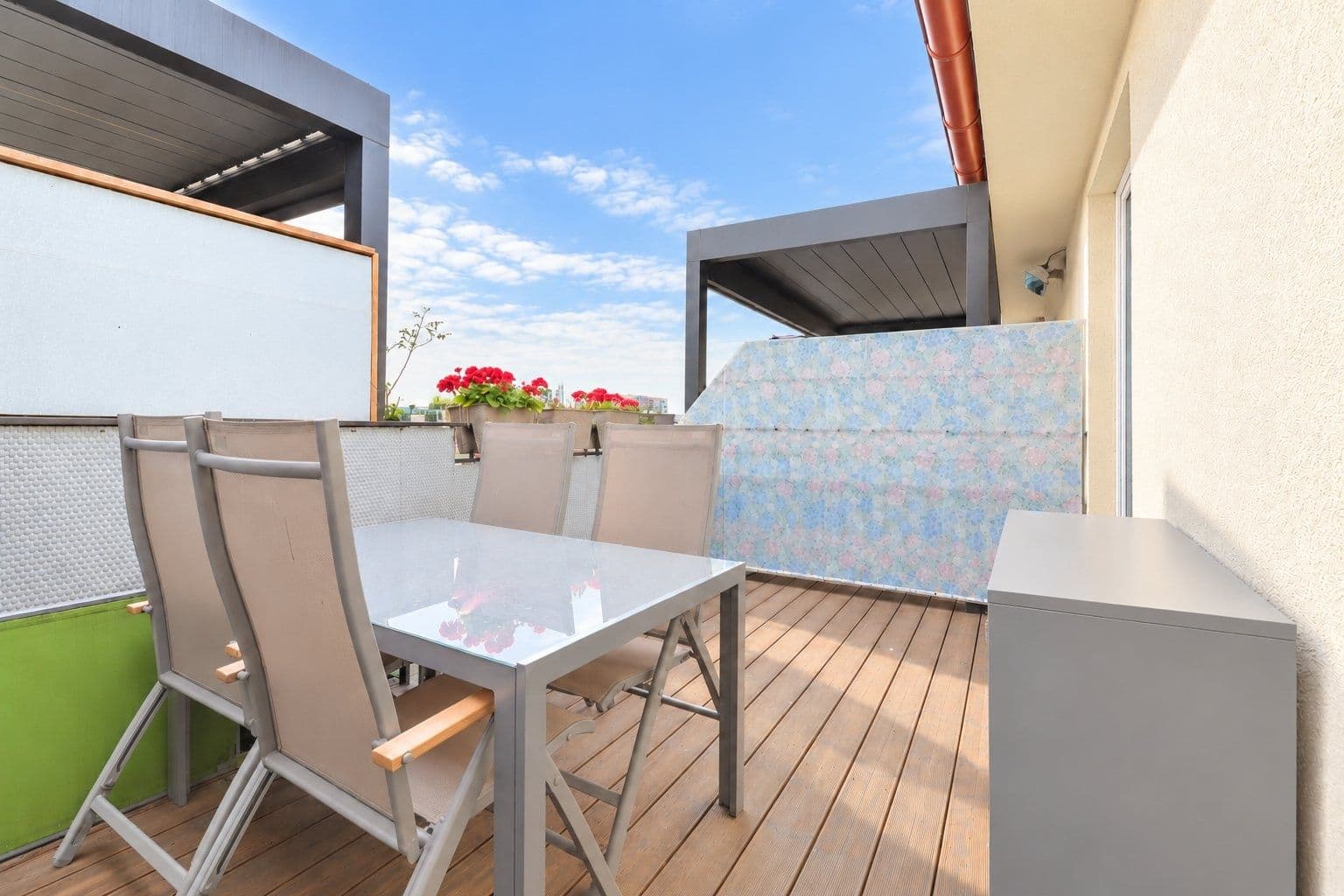 Prenájom bytu 4-izbový 93 m², Urxova, Praha, Praha Prenájom bytu 4-izbový 93 m², Urxova, Praha, Praha