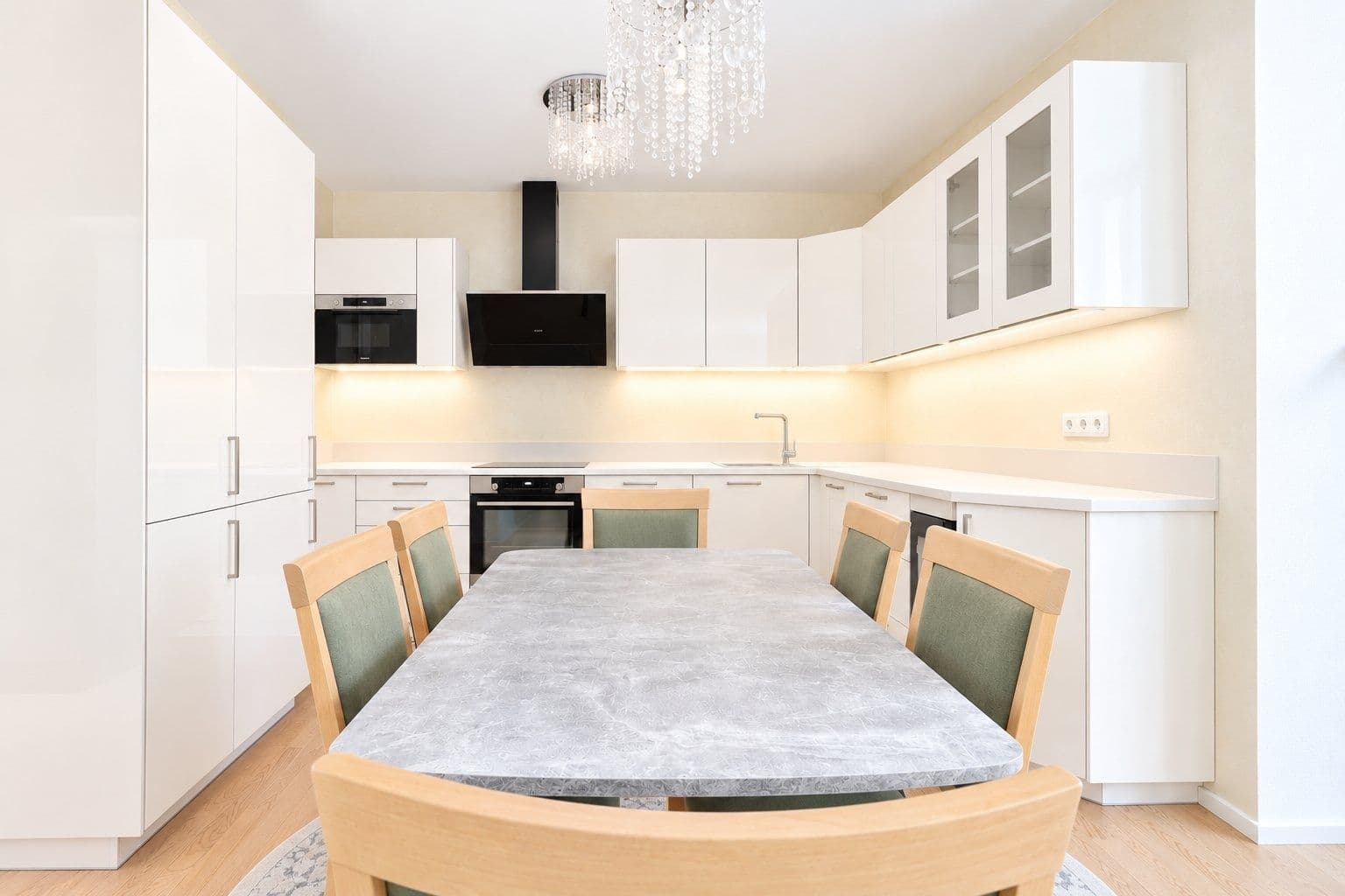 Prenájom bytu 4-izbový 93 m², Urxova, Praha, Praha Prenájom bytu 4-izbový 93 m², Urxova, Praha, Praha