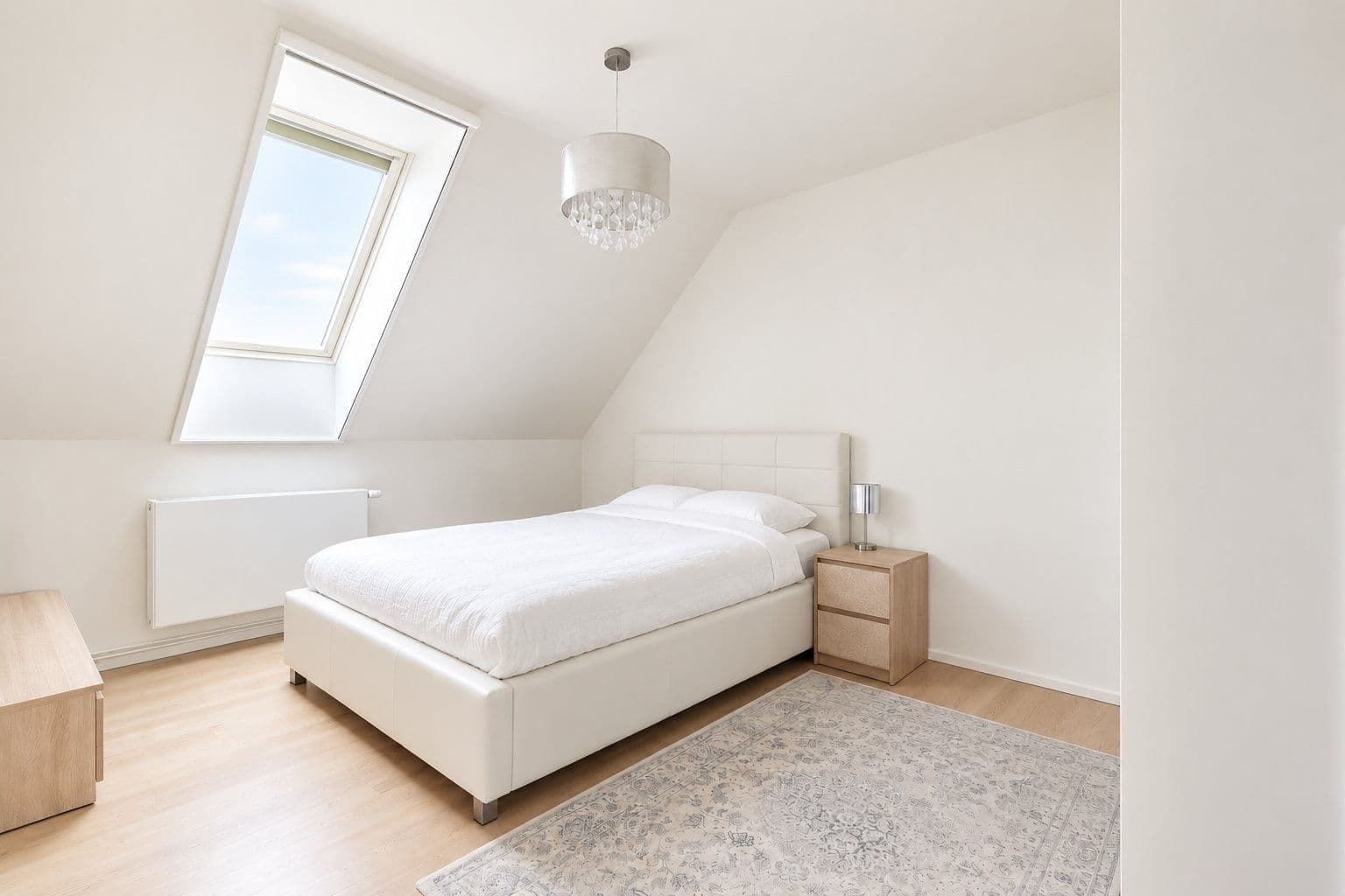 Prenájom bytu 4-izbový 93 m², Urxova, Praha, Praha Prenájom bytu 4-izbový 93 m², Urxova, Praha, Praha