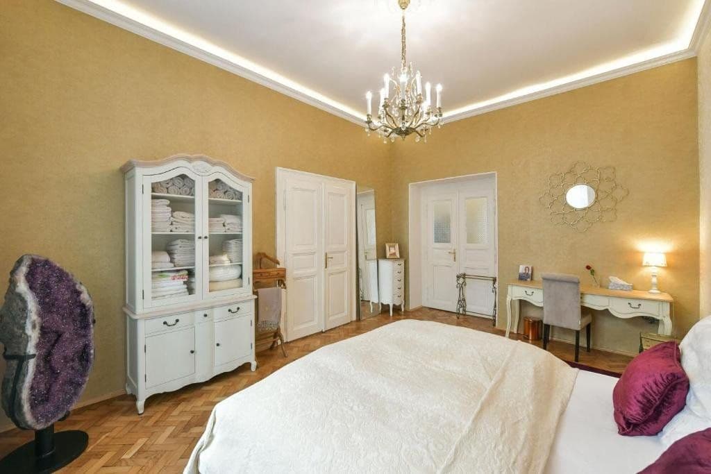 Prenájom bytu 77 m², Nitranská, Praha, Praha Prenájom bytu 77 m², Nitranská, Praha, Praha