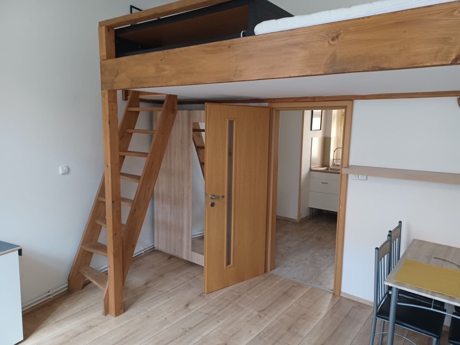 Prenájom bytu 1-izbový 39 m², Ve Smečkách, Praha, Praha Prenájom bytu 1-izbový 39 m², Ve Smečkách, Praha, Praha