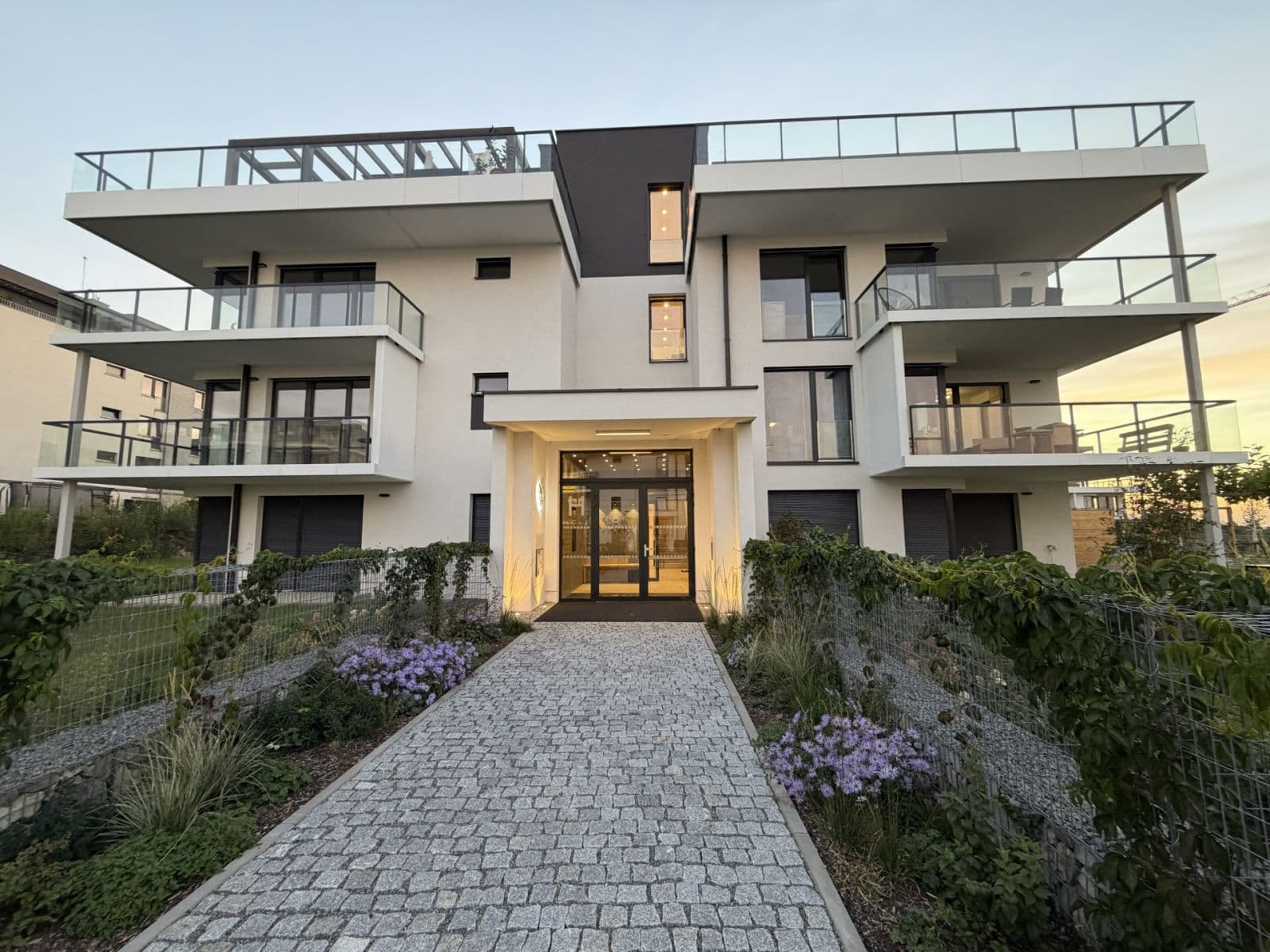 Prenájom bytu 2-izbový 53 m², Za Pískovnou, Praha, Praha Prenájom bytu 2-izbový 53 m², Za Pískovnou, Praha, Praha