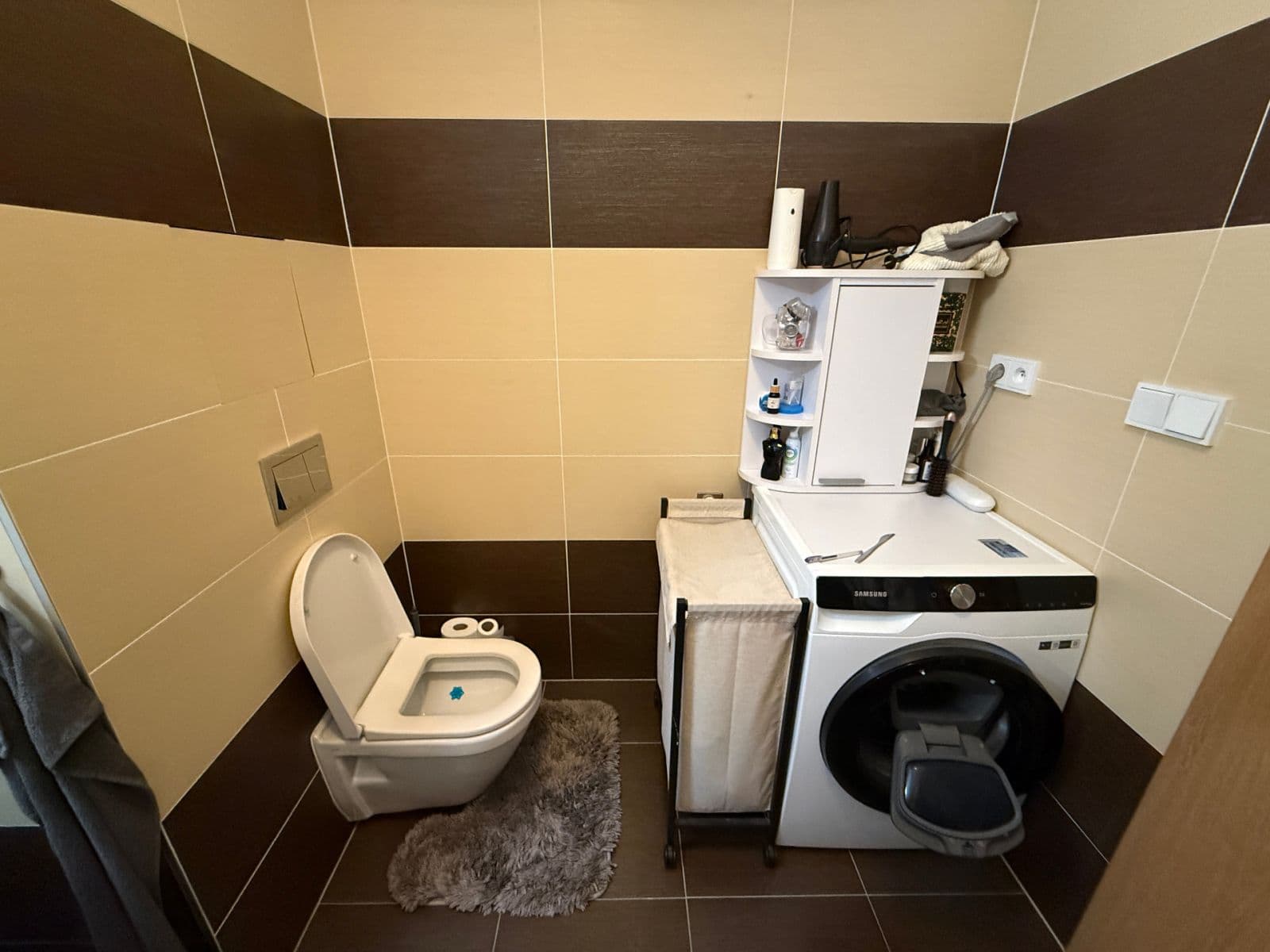 Prenájom bytu 1-izbový 41 m², Počernická, Praha, Praha Prenájom bytu 1-izbový 41 m², Počernická, Praha, Praha