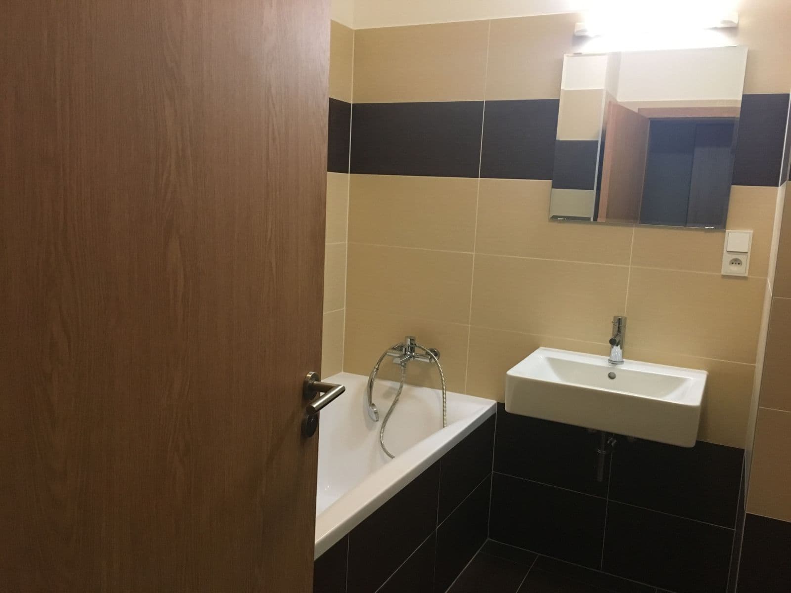 Prenájom bytu 1-izbový 41 m², Počernická, Praha, Praha Prenájom bytu 1-izbový 41 m², Počernická, Praha, Praha