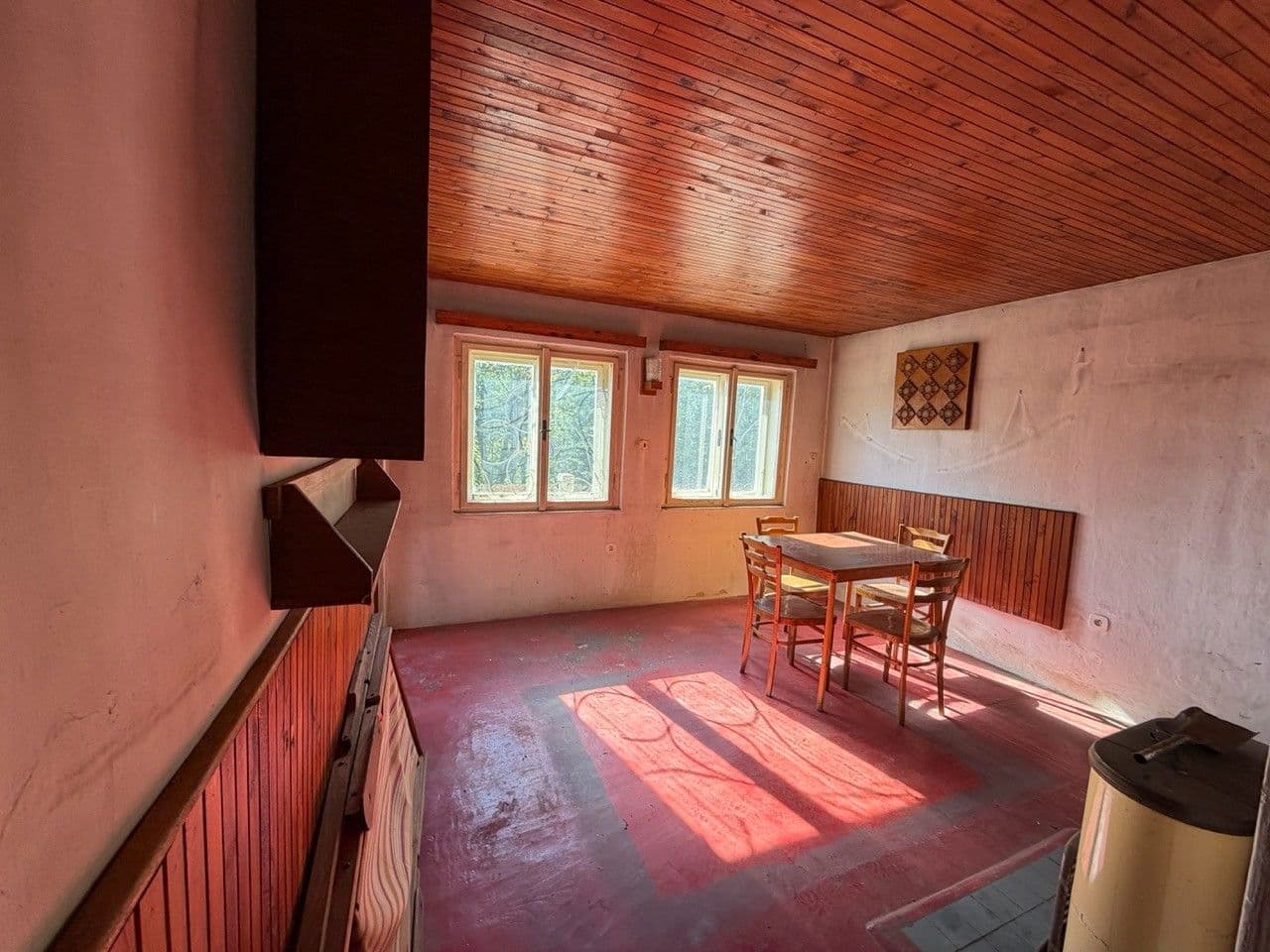 Predaj rekreačného objektu 66 m², pozemok 1.033 m², Jílové u Prahy, Středočeský kraj Predaj rekreačného objektu 66 m², pozemok 1.033 m², Jílové u Prahy, Středočeský kraj
