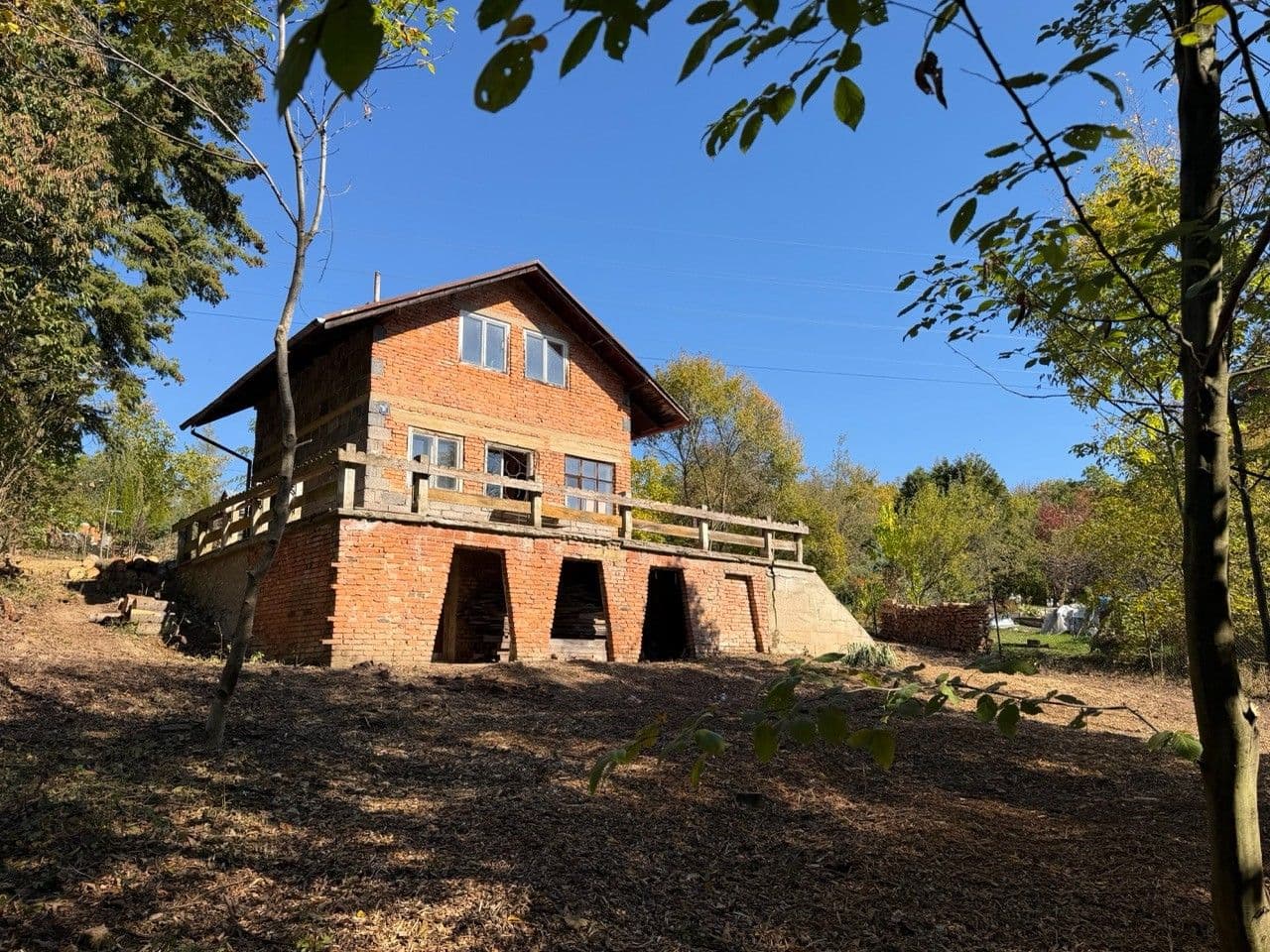 Predaj rekreačného objektu 66 m², pozemok 1.033 m², Jílové u Prahy, Středočeský kraj Predaj rekreačného objektu 66 m², pozemok 1.033 m², Jílové u Prahy, Středočeský kraj