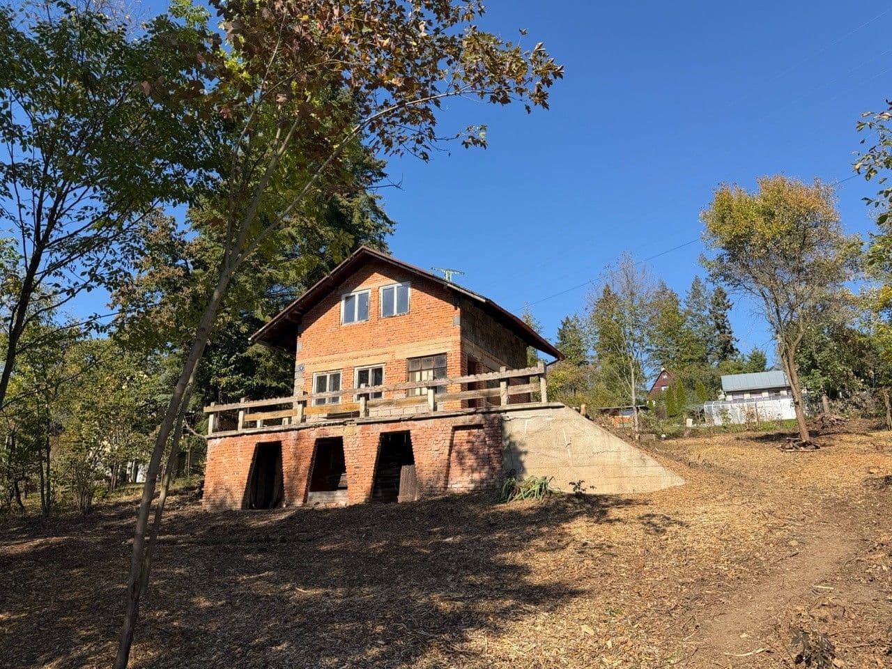 Predaj rekreačného objektu 66 m², pozemok 1.033 m², Jílové u Prahy, Středočeský kraj Predaj rekreačného objektu 66 m², pozemok 1.033 m², Jílové u Prahy, Středočeský kraj