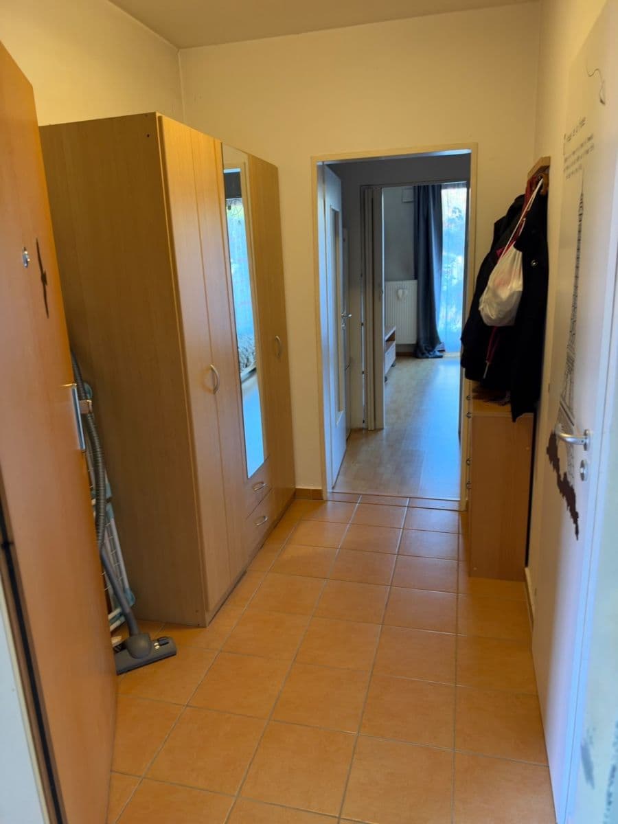 Prenájom bytu 1-izbový 33 m², B. Němcové, Hostivice, Středočeský kraj Prenájom bytu 1-izbový 33 m², B. Němcové, Hostivice, Středočeský kraj