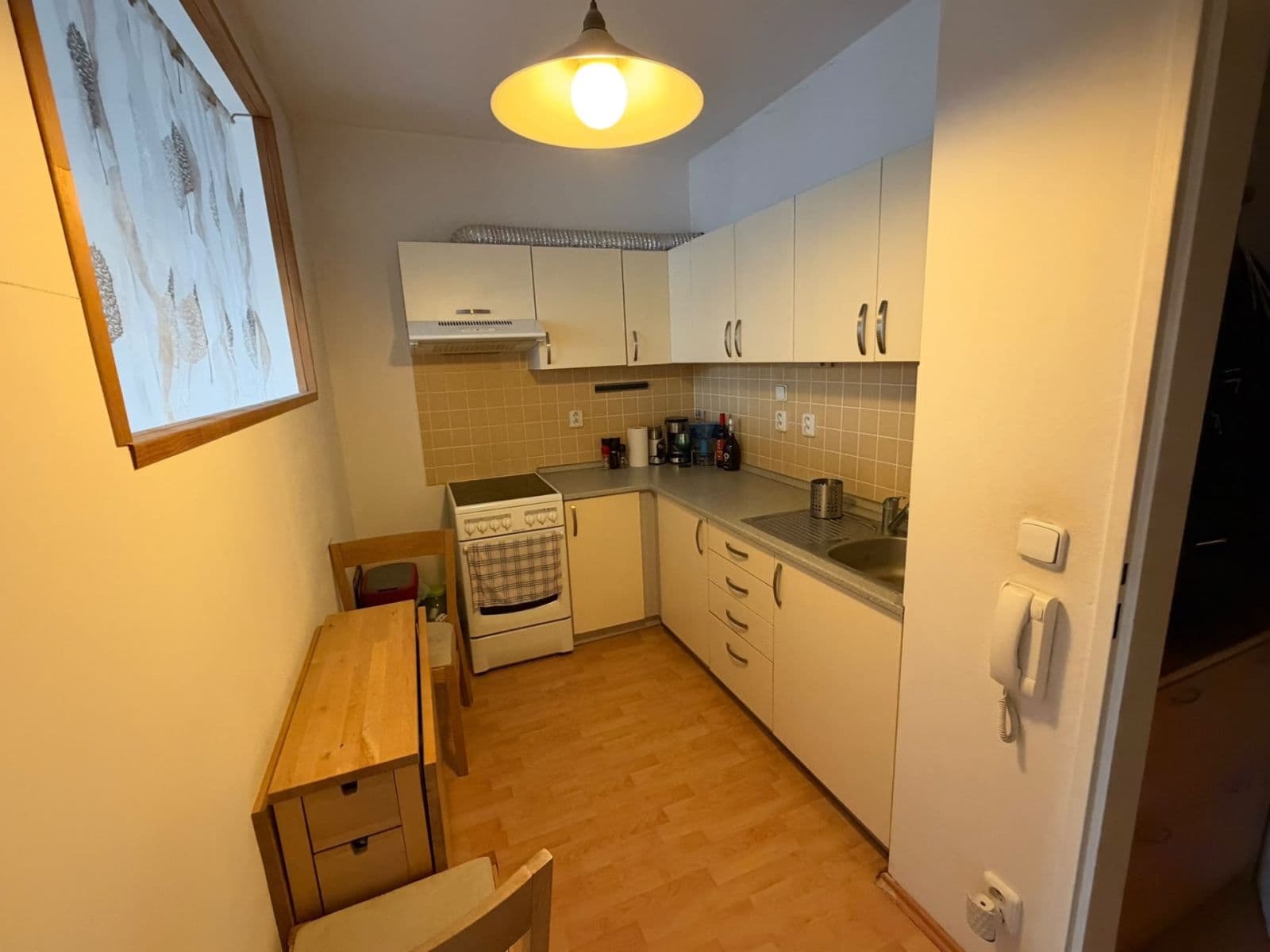 Prenájom bytu 1-izbový 33 m², B. Němcové, Hostivice, Středočeský kraj Prenájom bytu 1-izbový 33 m², B. Němcové, Hostivice, Středočeský kraj