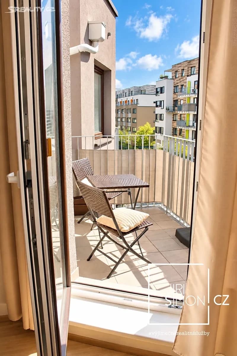 Prenájom bytu 2-izbový 55 m², Zakšínská, Praha, Praha Prenájom bytu 2-izbový 55 m², Zakšínská, Praha, Praha