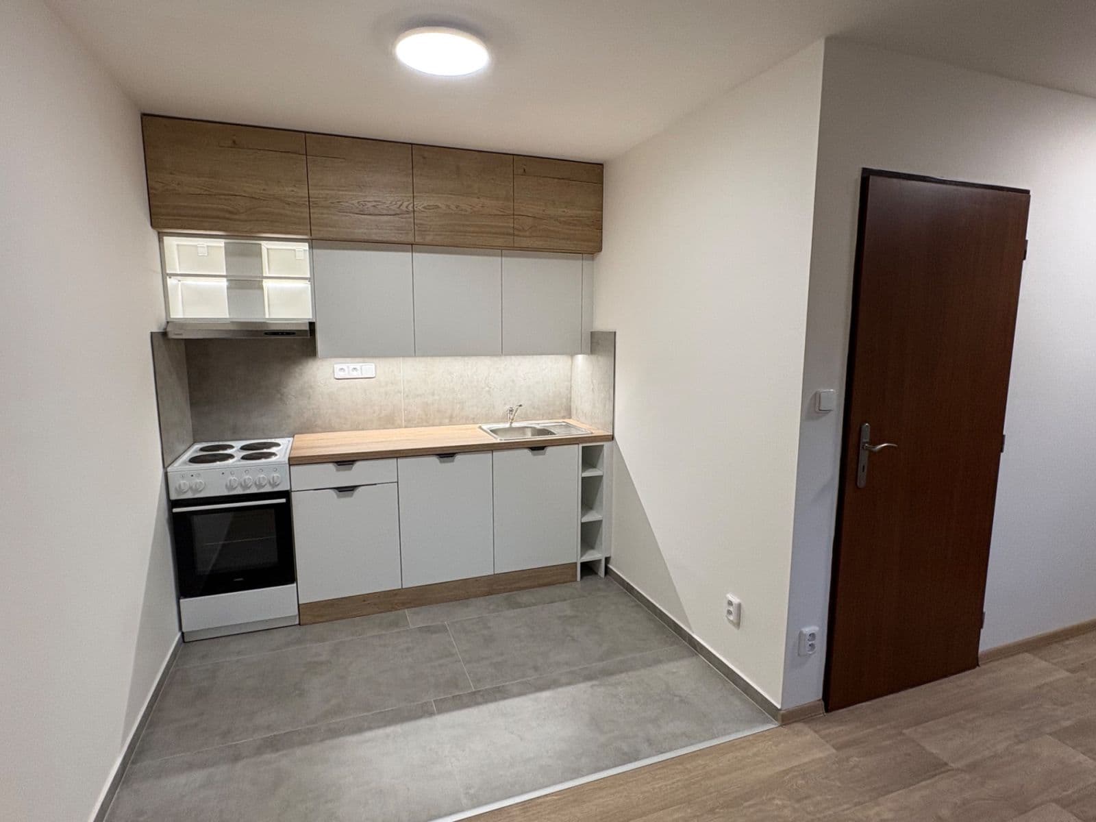 Prenájom bytu 1-izbový 30 m², Nádražní, Líbeznice, Středočeský kraj Prenájom bytu 1-izbový 30 m², Nádražní, Líbeznice, Středočeský kraj