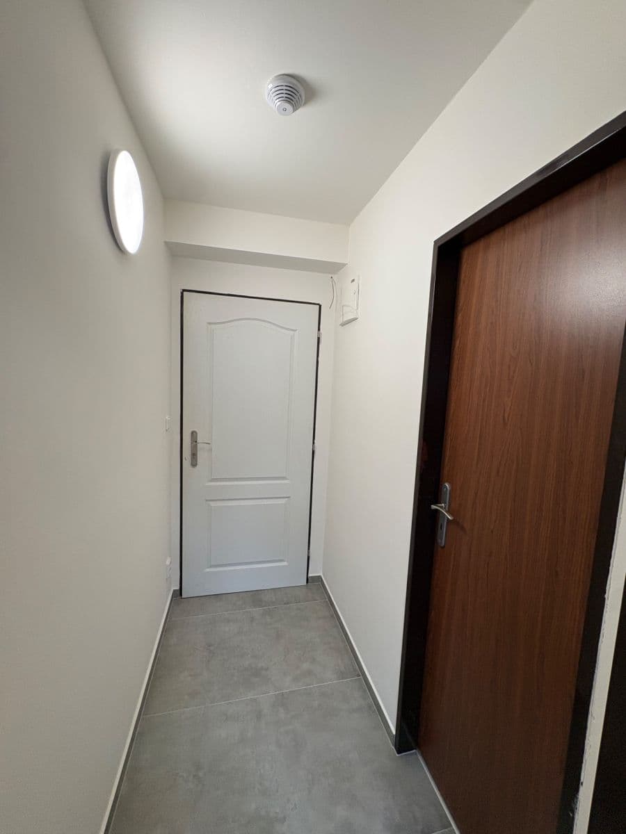 Prenájom bytu 1-izbový 30 m², Nádražní, Líbeznice, Středočeský kraj Prenájom bytu 1-izbový 30 m², Nádražní, Líbeznice, Středočeský kraj