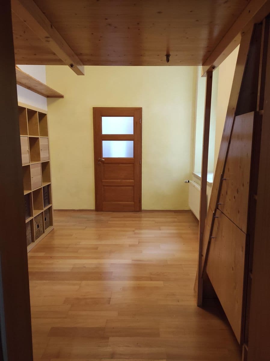 Prenájom bytu 5-izbový 111 m², Štefánikova, Brno, Jihomoravský kraj Prenájom bytu 5-izbový 111 m², Štefánikova, Brno, Jihomoravský kraj