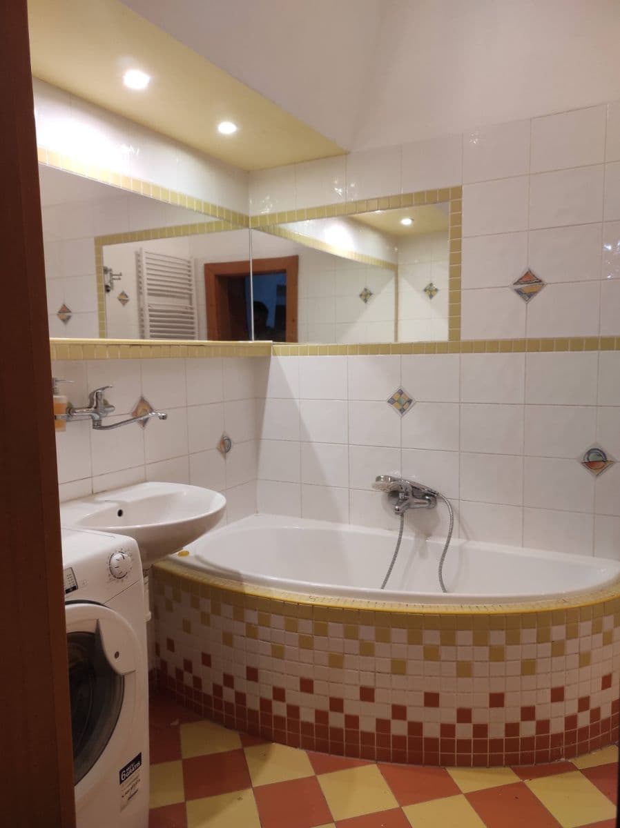 Prenájom bytu 5-izbový 111 m², Štefánikova, Brno, Jihomoravský kraj Prenájom bytu 5-izbový 111 m², Štefánikova, Brno, Jihomoravský kraj
