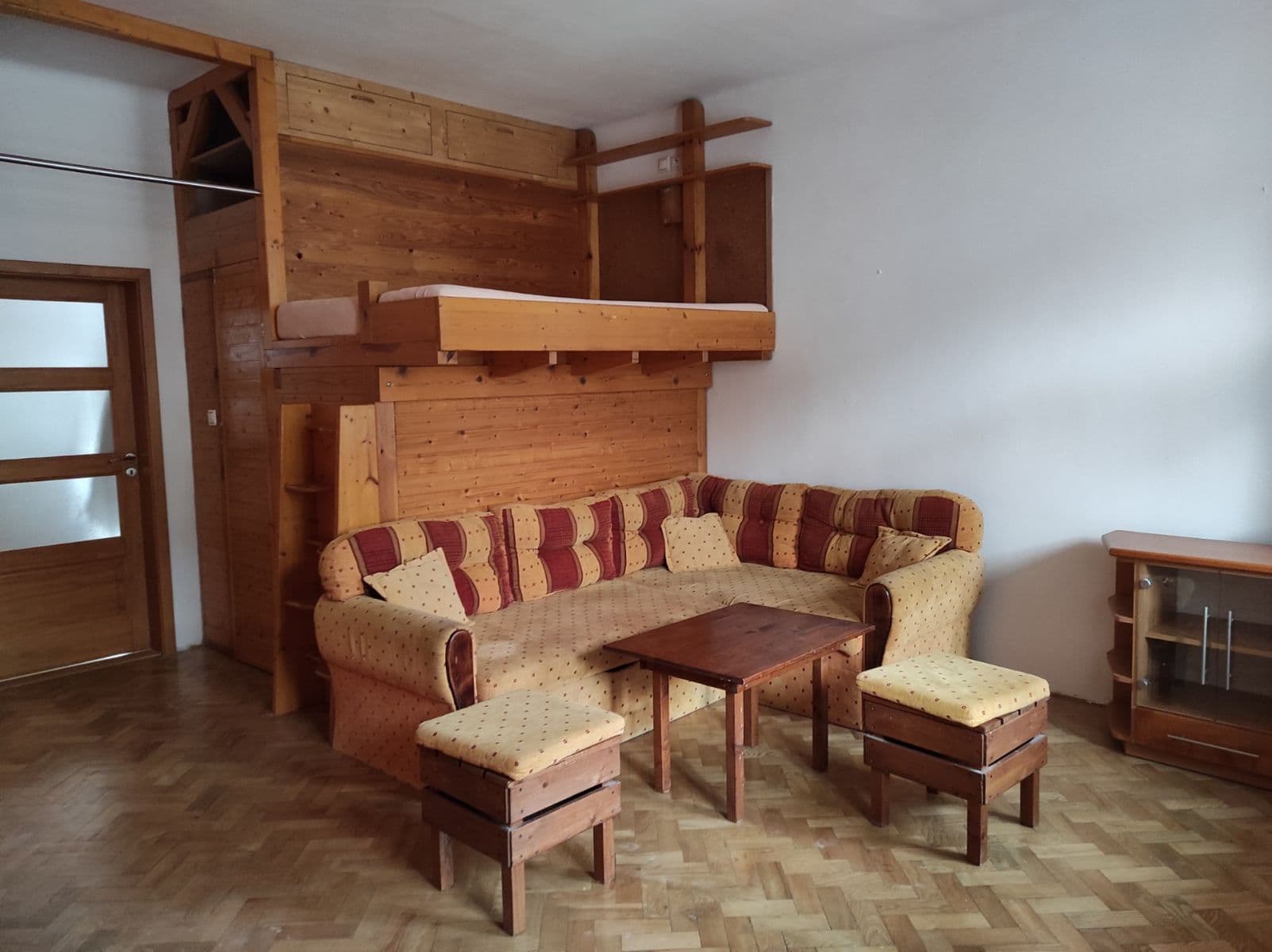 Prenájom bytu 5-izbový 111 m², Štefánikova, Brno, Jihomoravský kraj Prenájom bytu 5-izbový 111 m², Štefánikova, Brno, Jihomoravský kraj