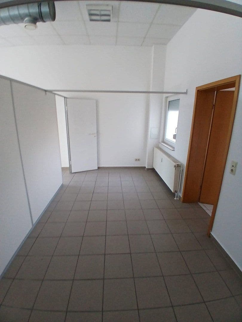Prenájom kancelárie 115 m², Porsestr. 3, Dessau-Rosslau, Sasko-Anhaltsko Prenájom kancelárie 115 m², Porsestr. 3, Dessau-Rosslau, Sasko-Anhaltsko