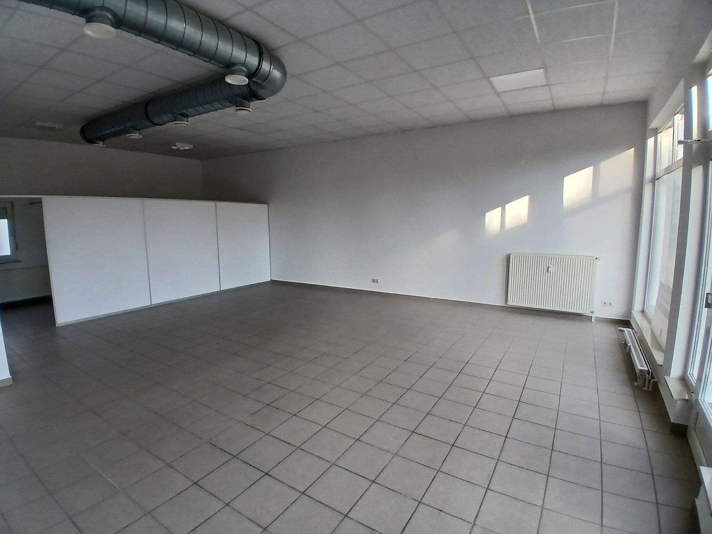 Prenájom kancelárie 115 m², Porsestr. 3, Dessau-Rosslau, Sasko-Anhaltsko Prenájom kancelárie 115 m², Porsestr. 3, Dessau-Rosslau, Sasko-Anhaltsko