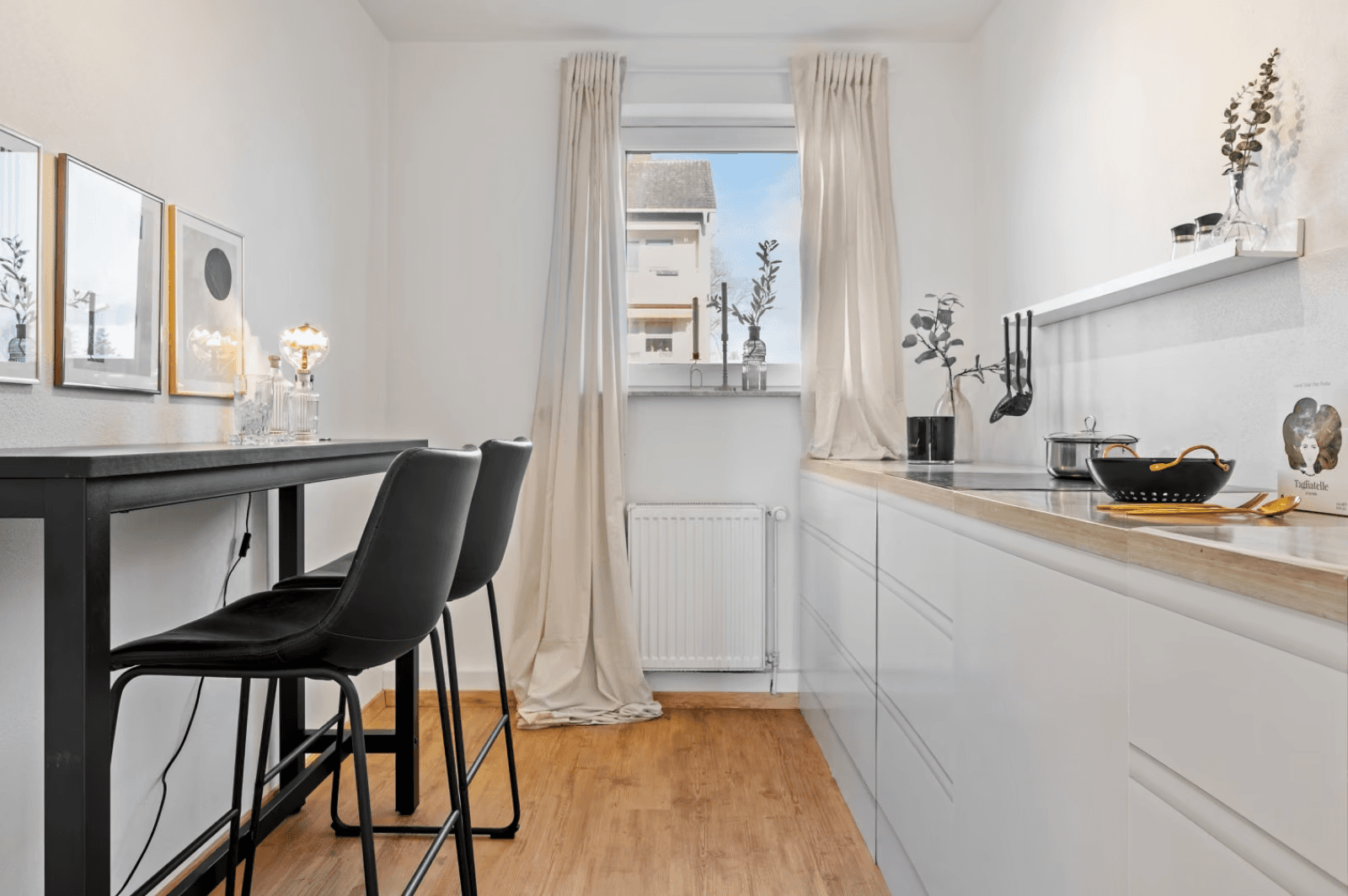 Prenájom bytu 3-izbový 90 m², Frankfurt am Main - Nieder-Eschbach, Hesensko Prenájom bytu 3-izbový 90 m², Frankfurt am Main - Nieder-Eschbach, Hesensko