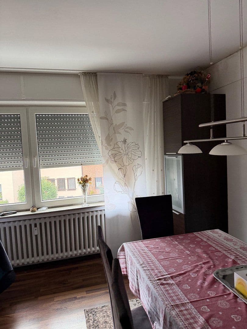 Prenájom bytu 3-izbový 76 m², Münstergarten 71, Bornheim, Severné Porýnie - Westfálsko Prenájom bytu 3-izbový 76 m², Münstergarten 71, Bornheim, Severné Porýnie - Westfálsko