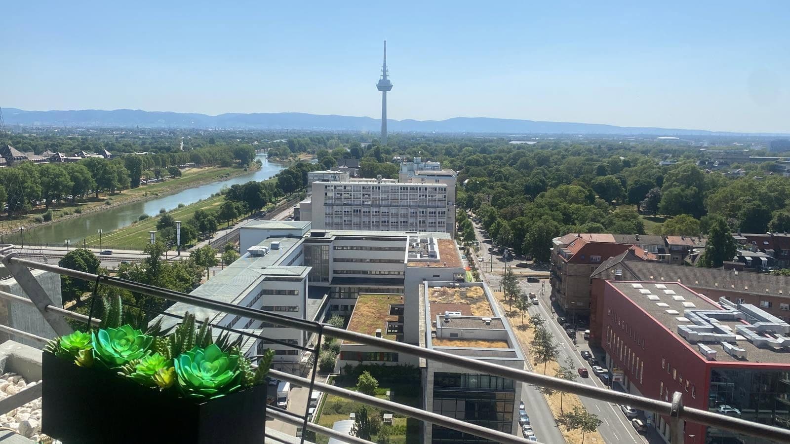 Prenájom bytu 3-izbový 97 m², Collinistraße 5, Mannheim, Bádensko-Wurttembersko Prenájom bytu 3-izbový 97 m², Collinistraße 5, Mannheim, Bádensko-Wurttembersko