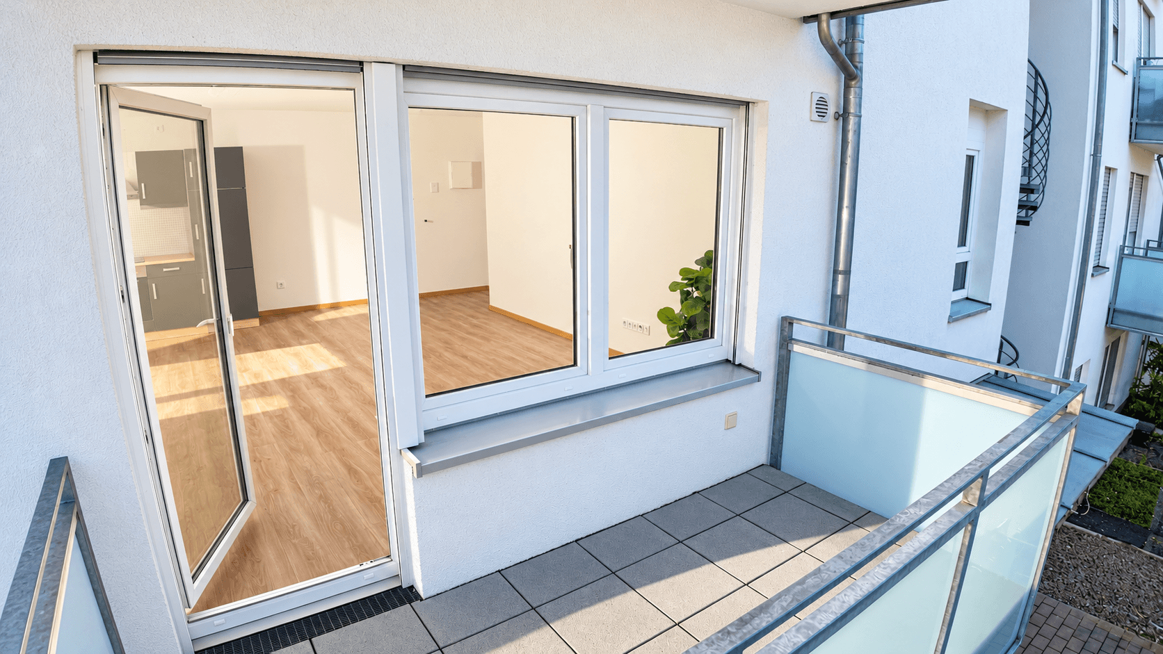 Prenájom bytu 2-izbový 50 m², Frankfurt am Main, Hesensko Prenájom bytu 2-izbový 50 m², Frankfurt am Main, Hesensko