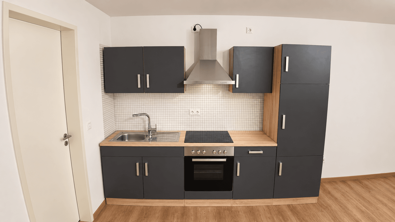 Prenájom bytu 2-izbový 50 m², Frankfurt am Main, Hesensko Prenájom bytu 2-izbový 50 m², Frankfurt am Main, Hesensko