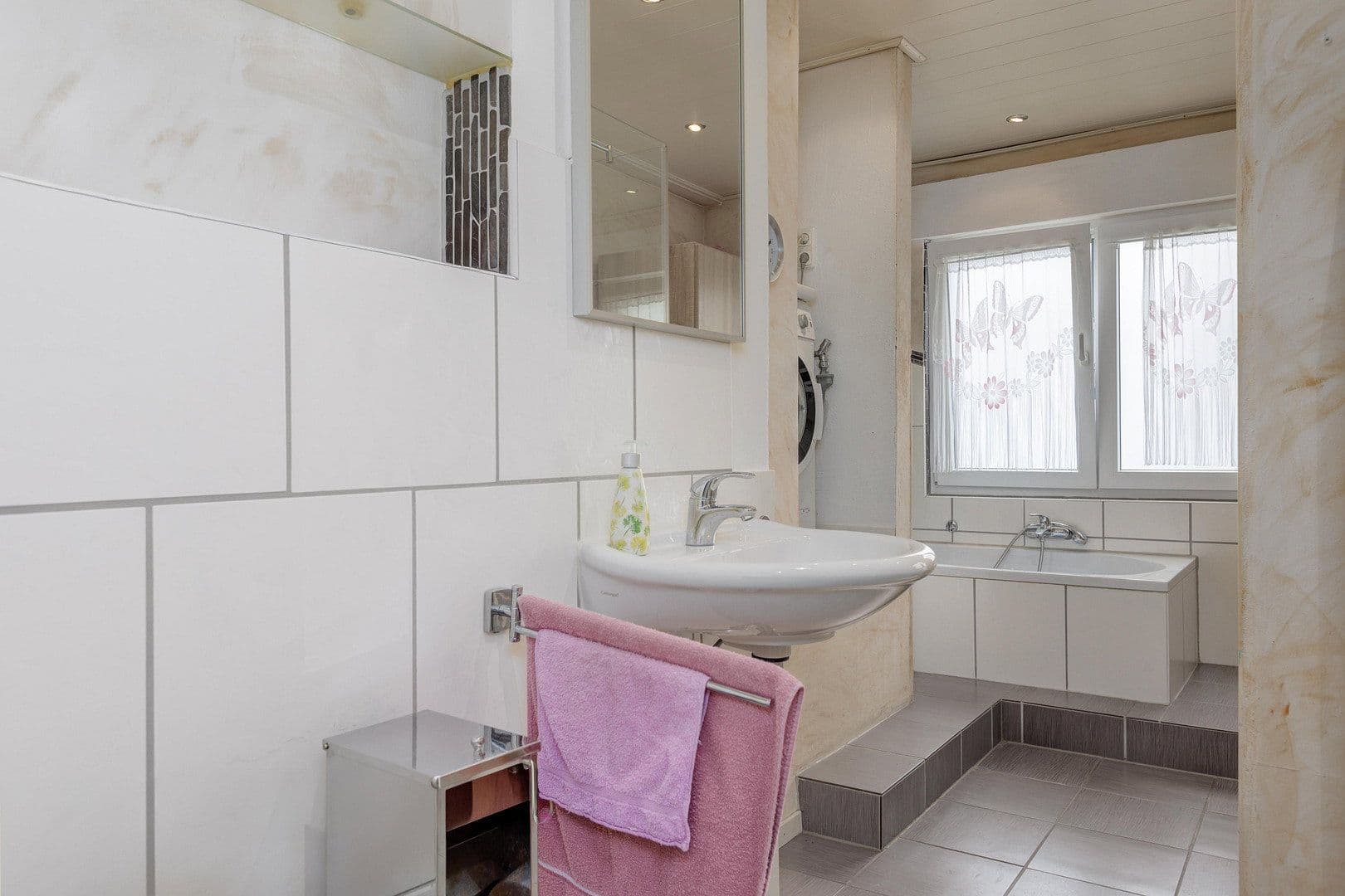 Predaj domu 160 m², pozemok 657 m², Ingelheim am Rhein, Porýnie-Falcko Predaj domu 160 m², pozemok 657 m², Ingelheim am Rhein, Porýnie-Falcko